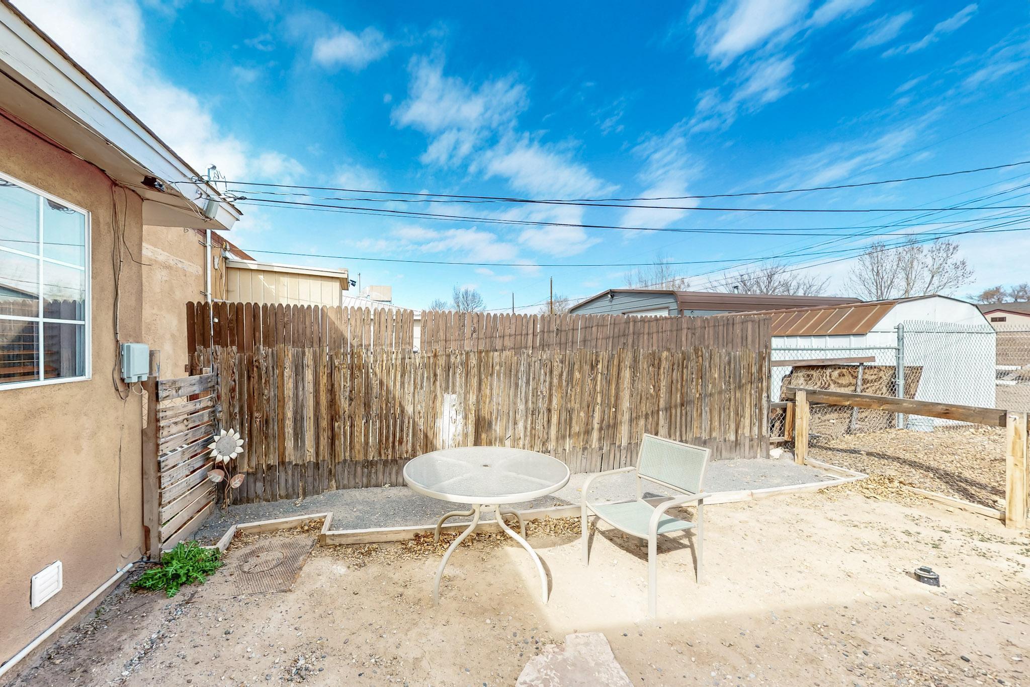 1533 HOOPER Road SW