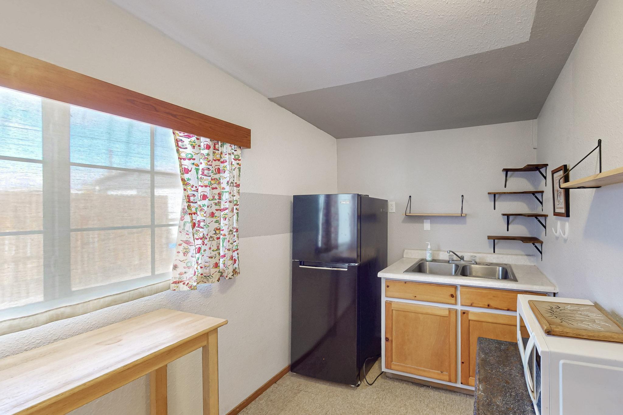 1533 HOOPER Road SW