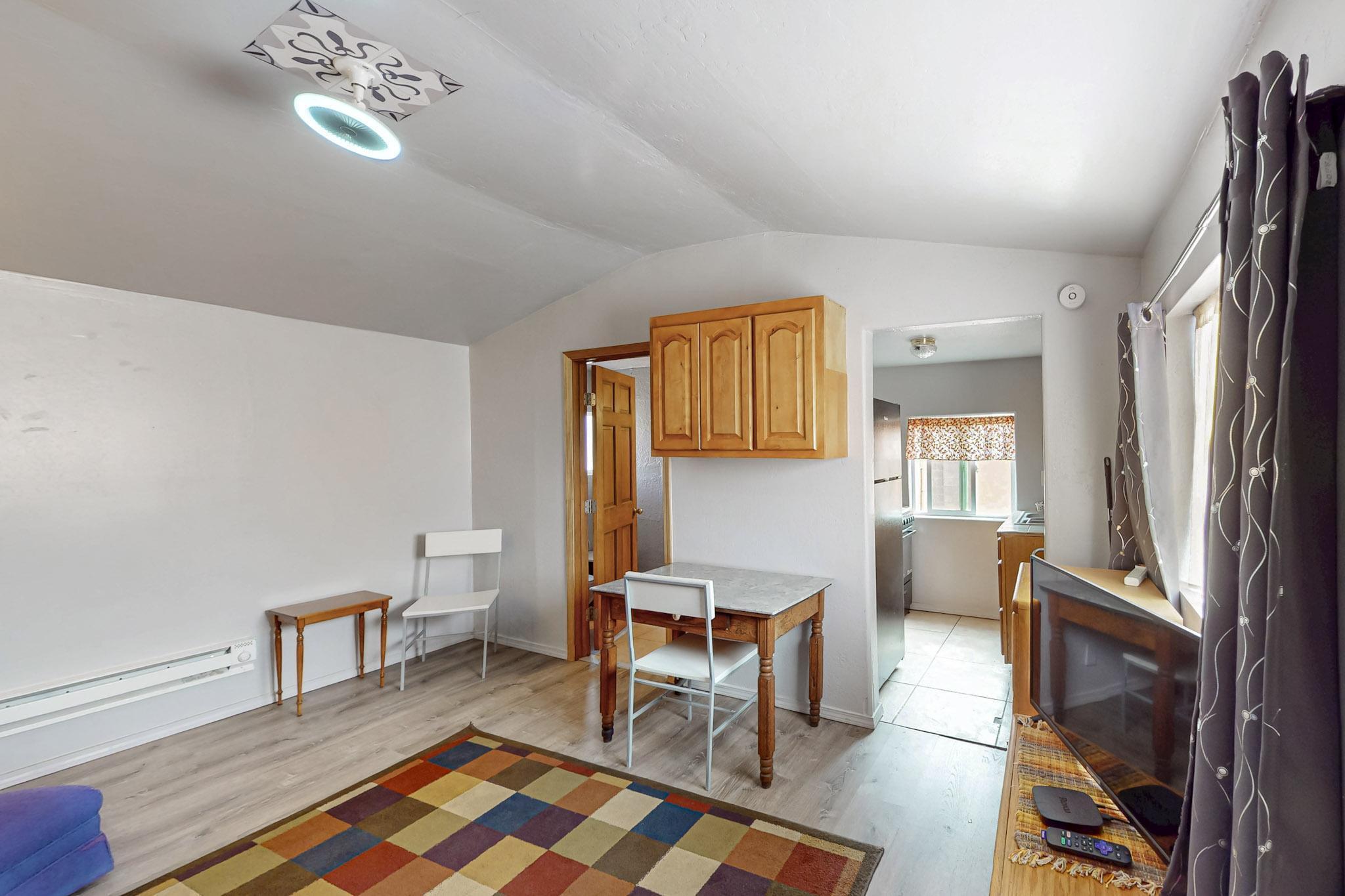 1533 HOOPER Road SW