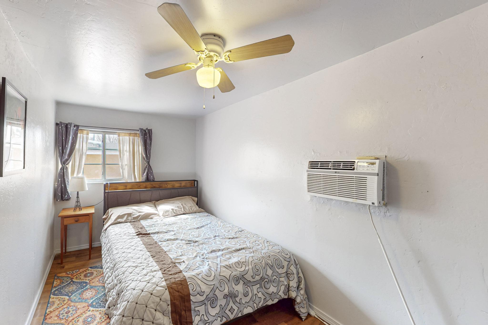 1533 HOOPER Road SW