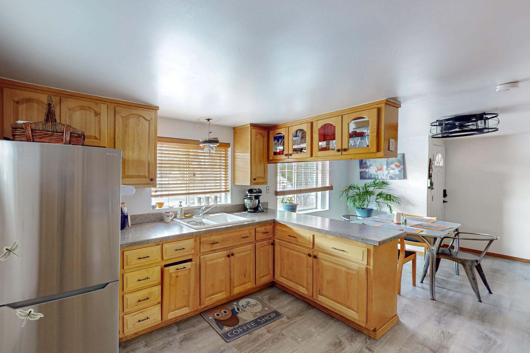 1533 HOOPER Road SW