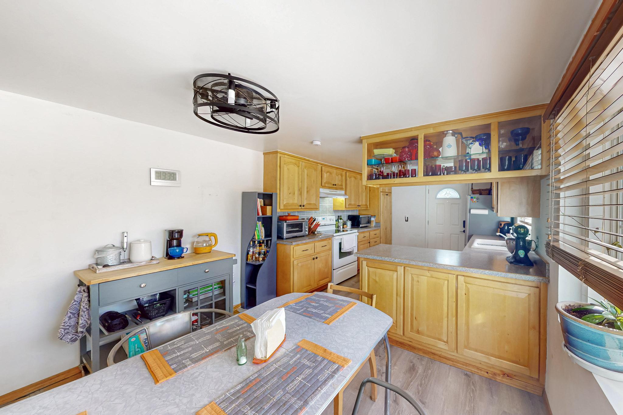 1533 HOOPER Road SW