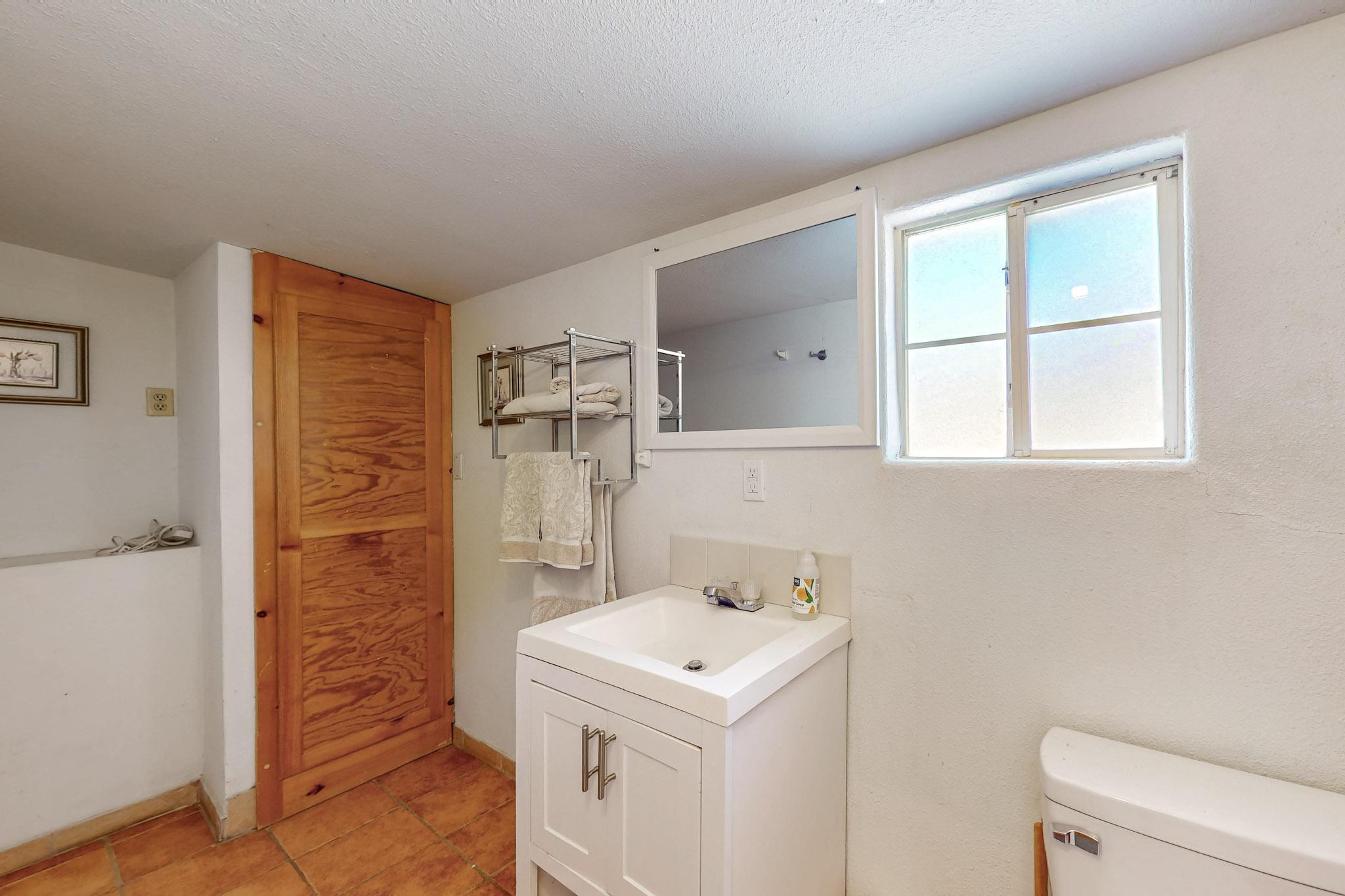 1533 HOOPER Road SW