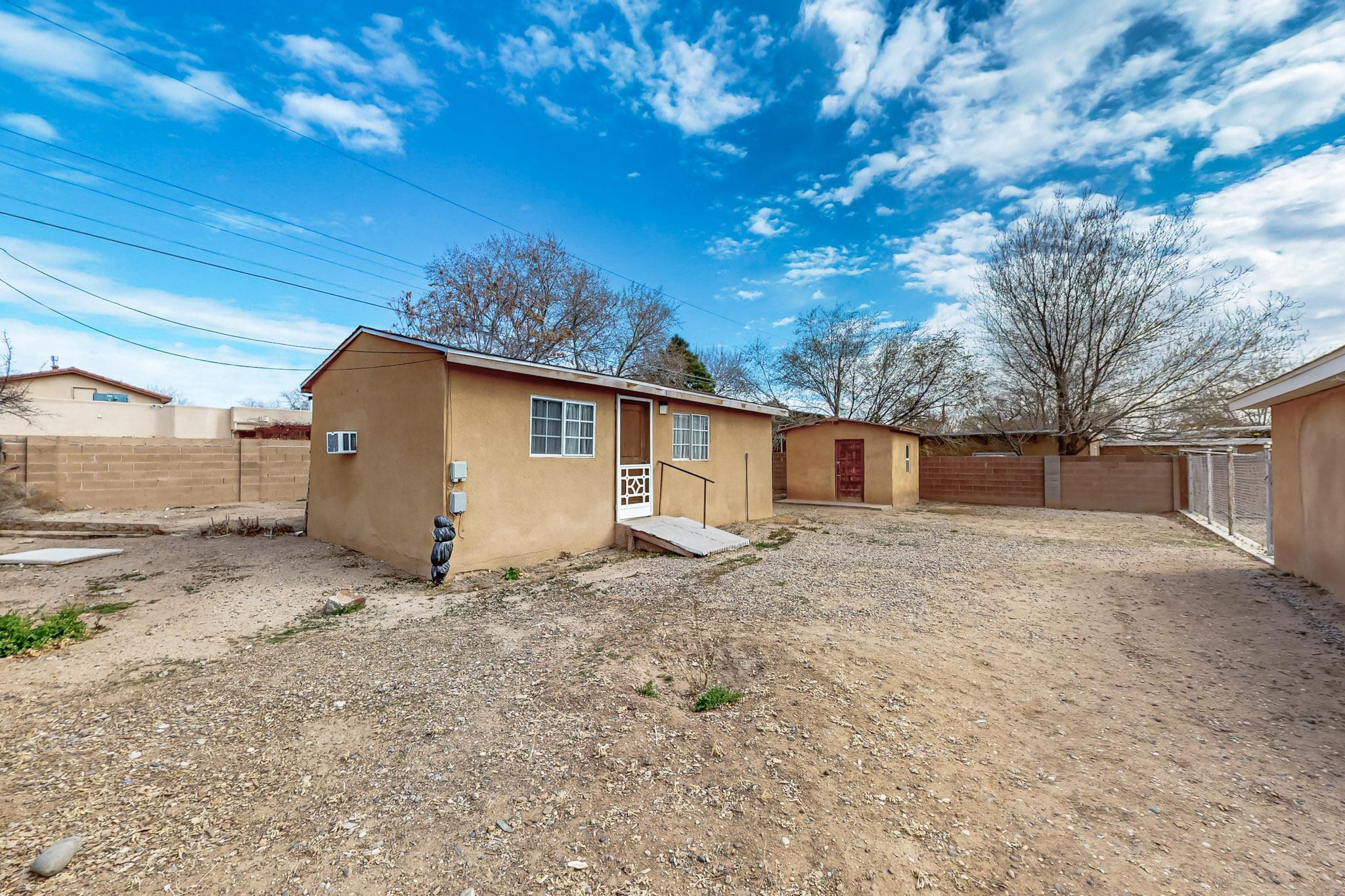 1533 HOOPER Road SW