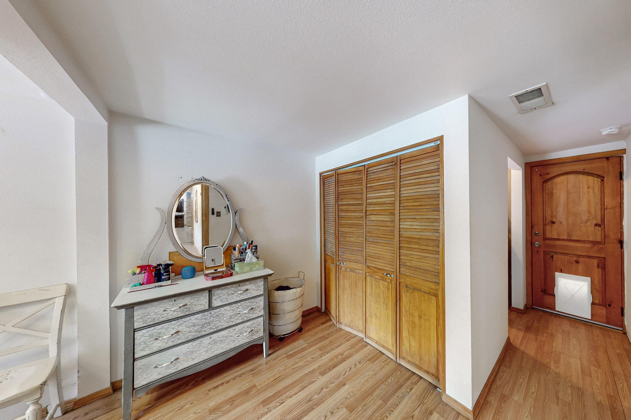 1533 HOOPER Road SW