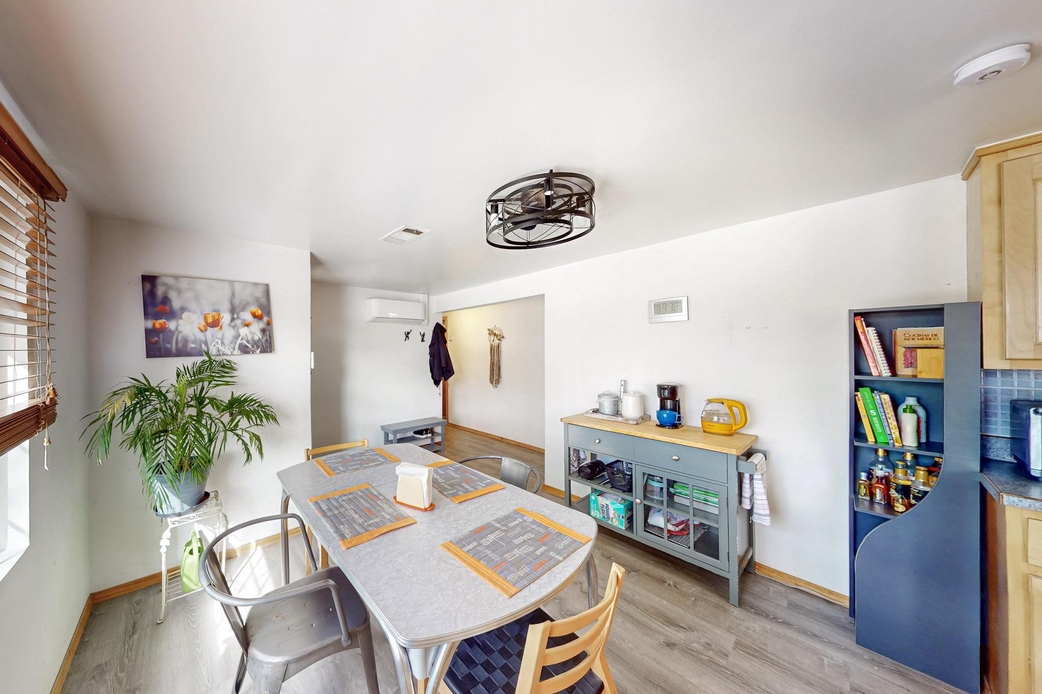 1533 HOOPER Road SW