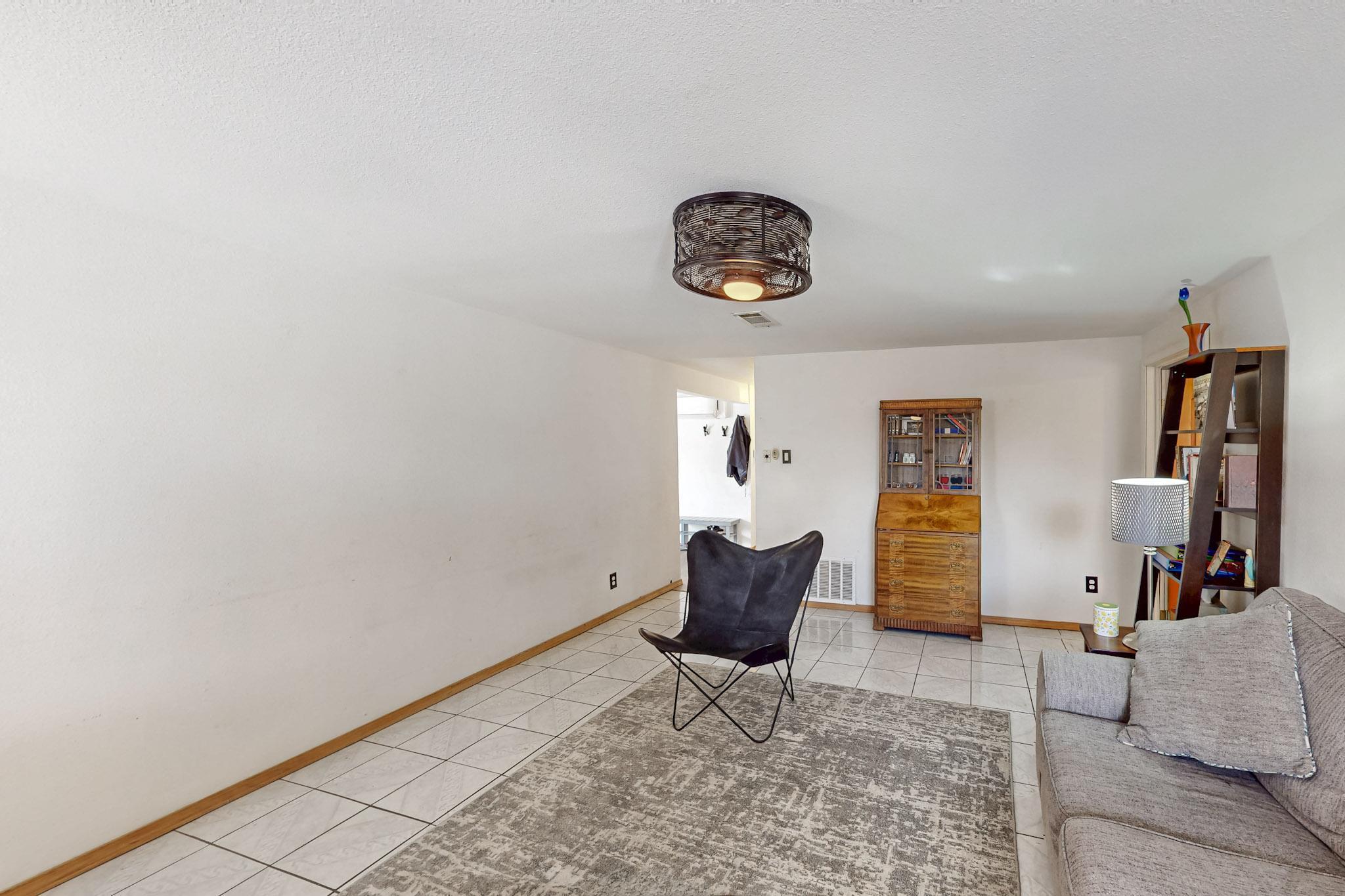 1533 HOOPER Road SW