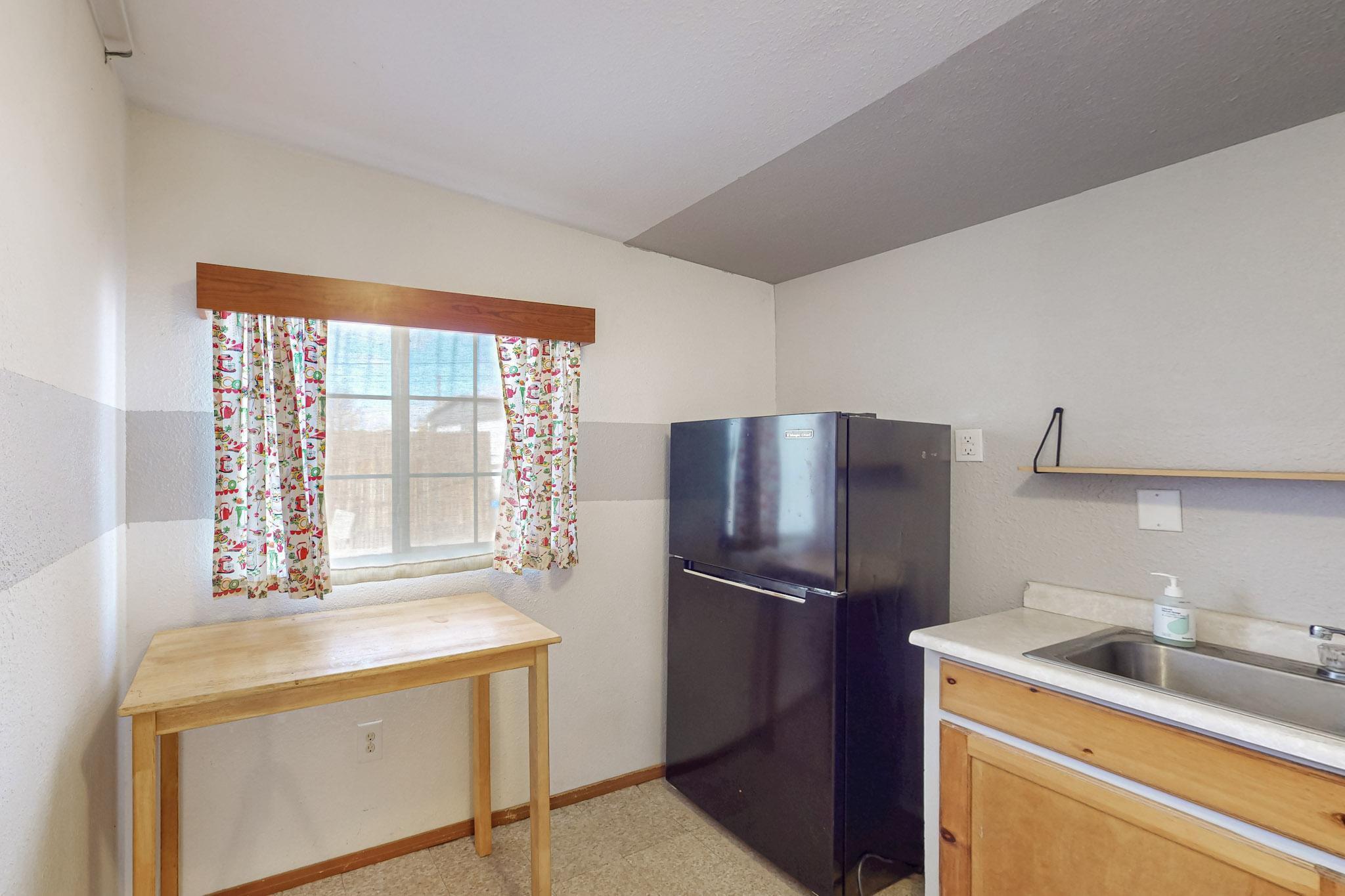 1533 HOOPER Road SW