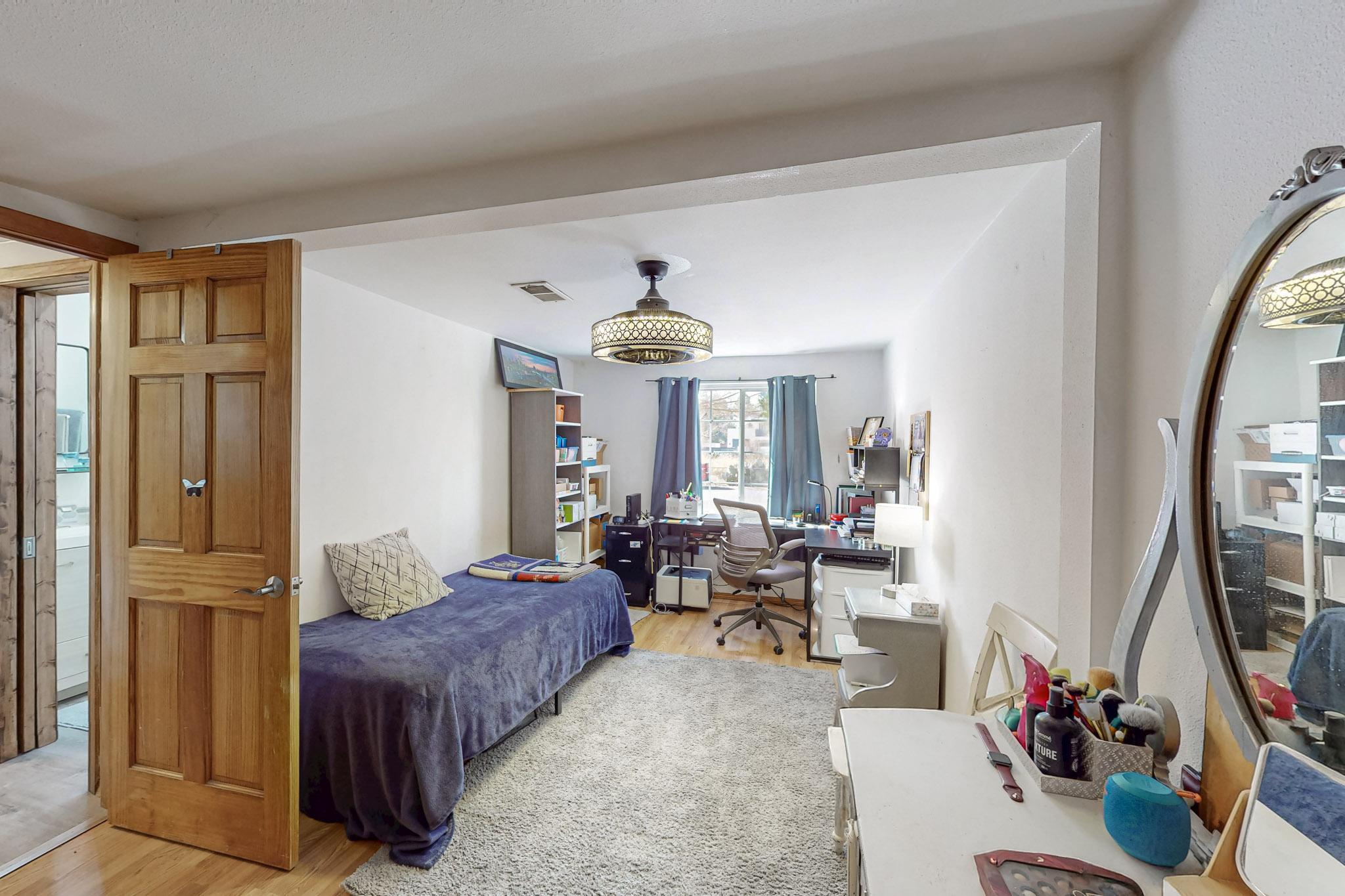 1533 HOOPER Road SW