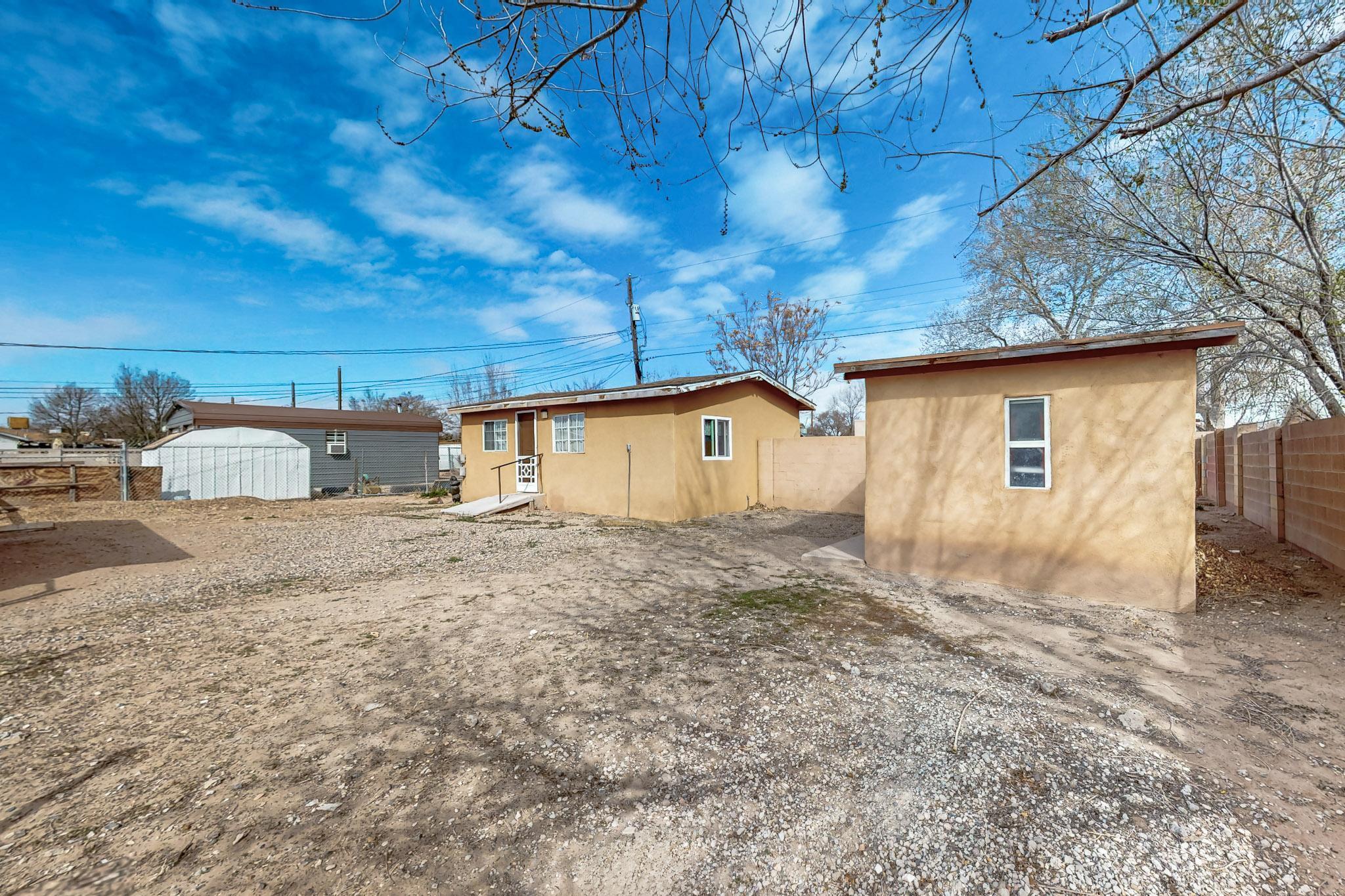 1533 HOOPER Road SW