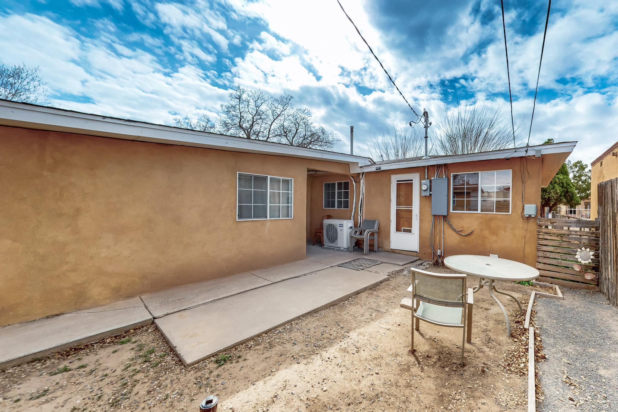 1533 HOOPER Road SW