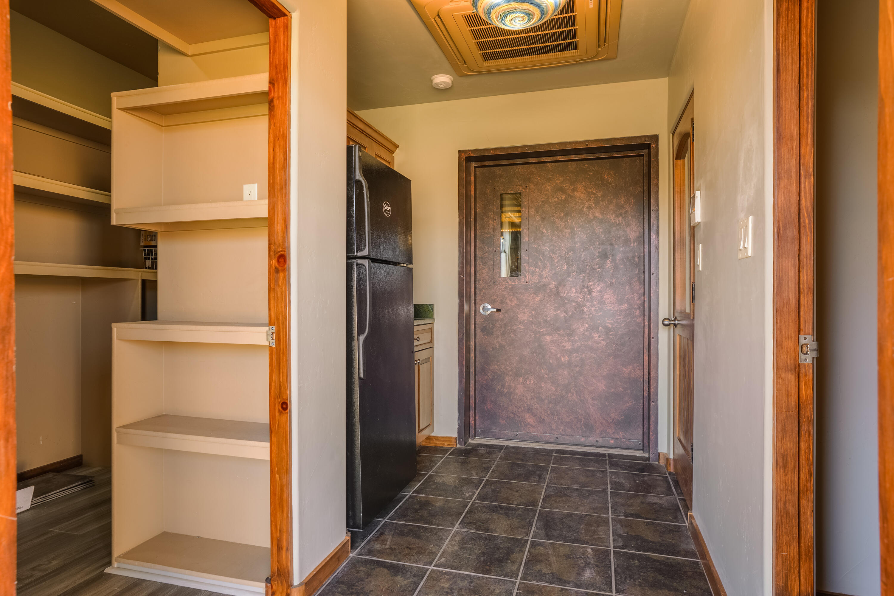 9 E ALARY Lane
