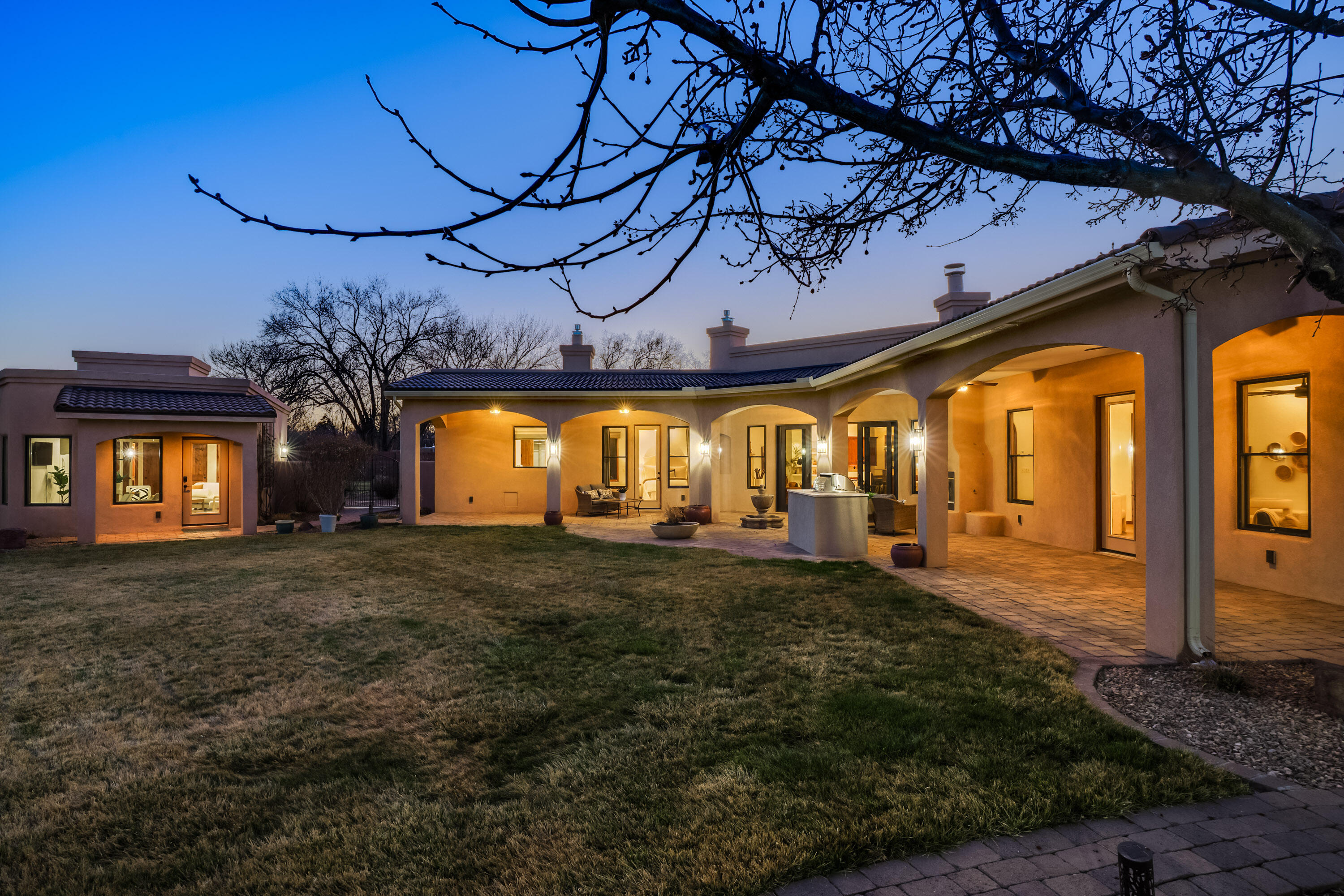 9 E ALARY Lane