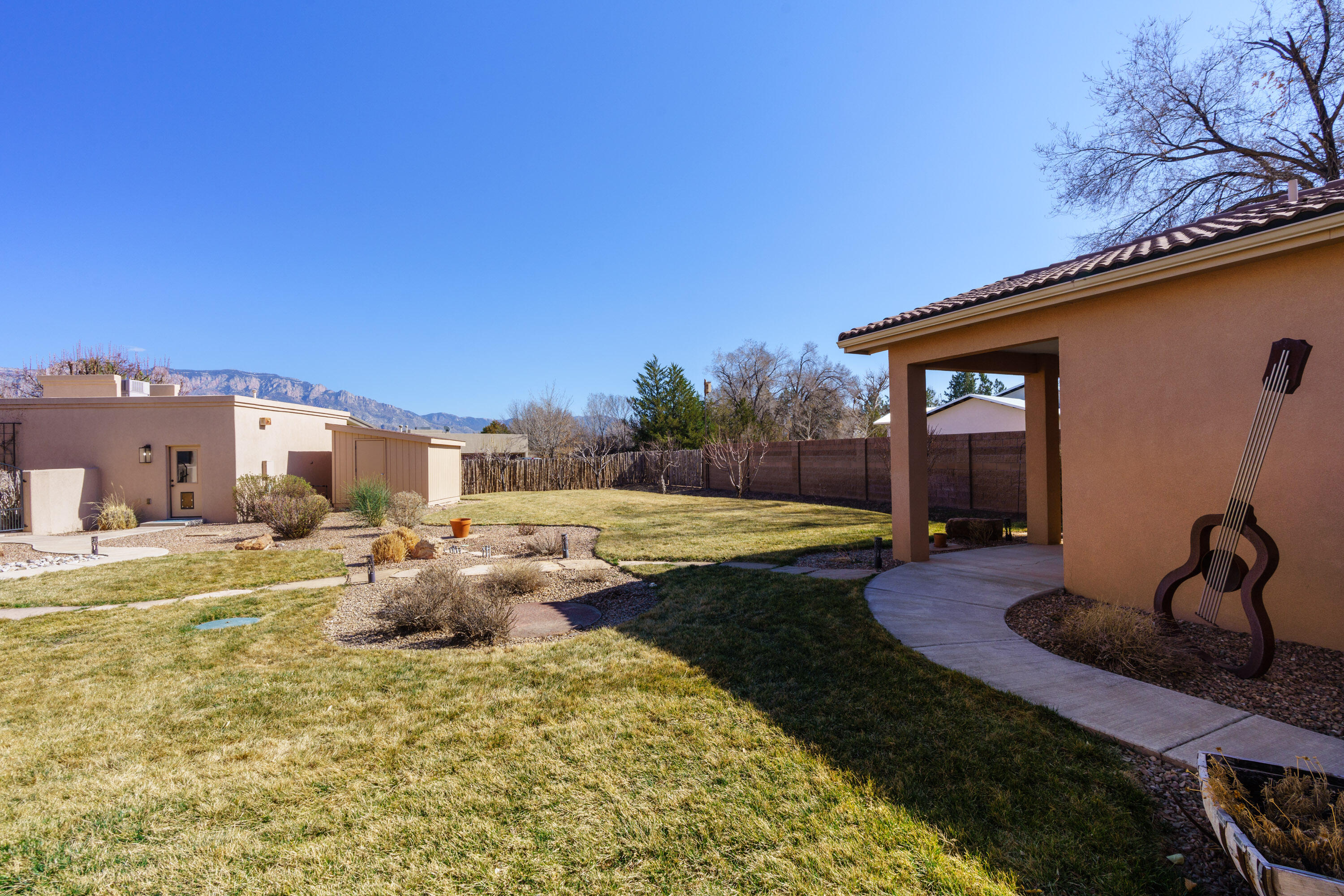 9 E ALARY Lane