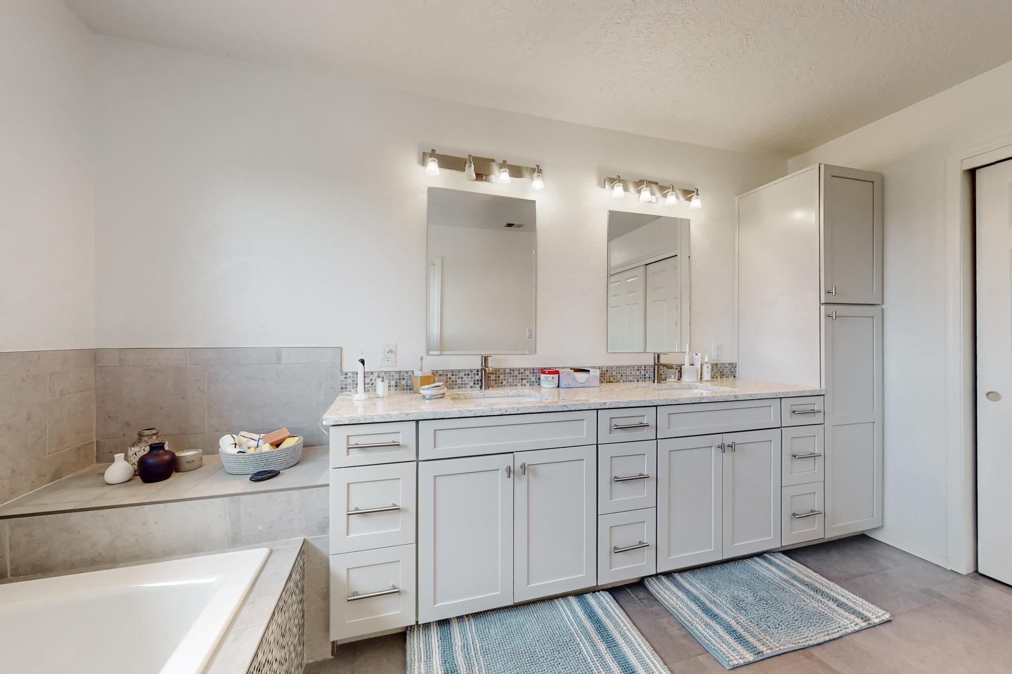 11500 SAN VICTORIO Avenue NE