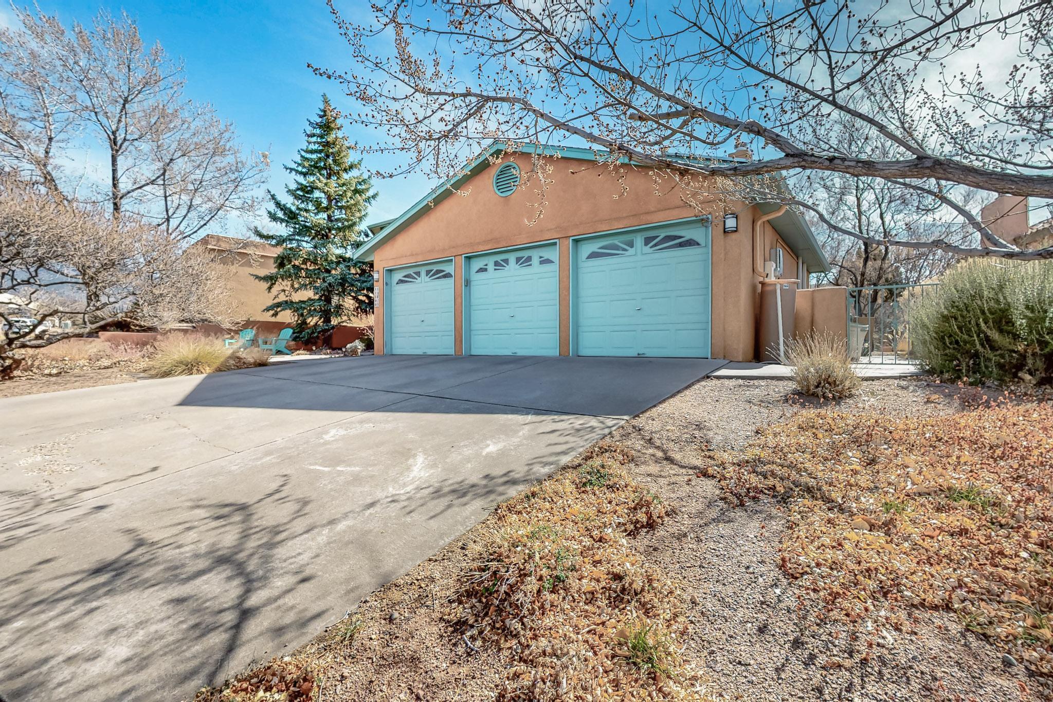 11500 SAN VICTORIO Avenue NE