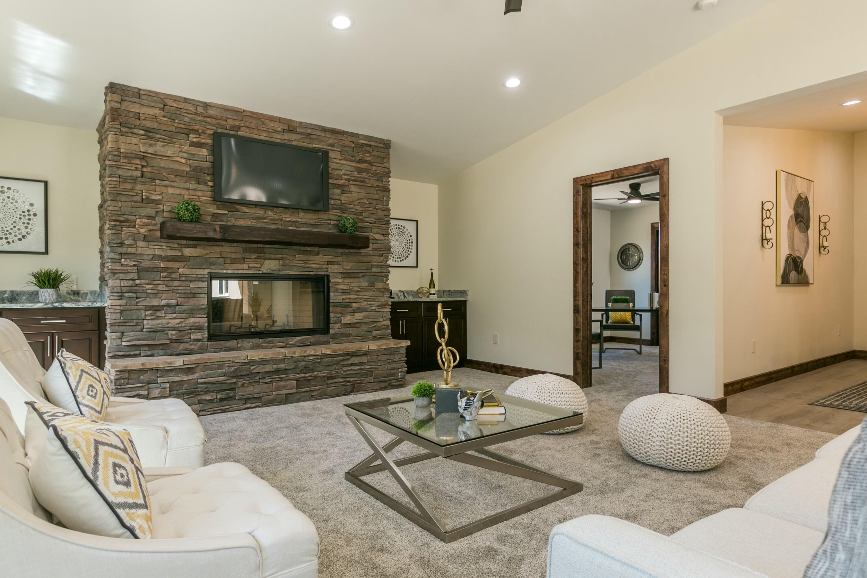 16 BRIARWOOD Court