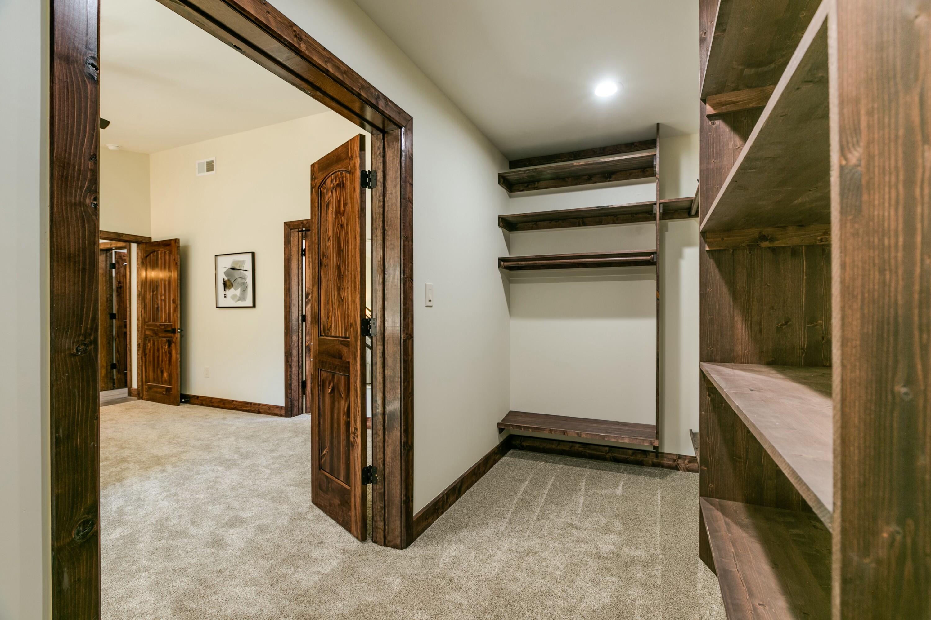 16 BRIARWOOD Court