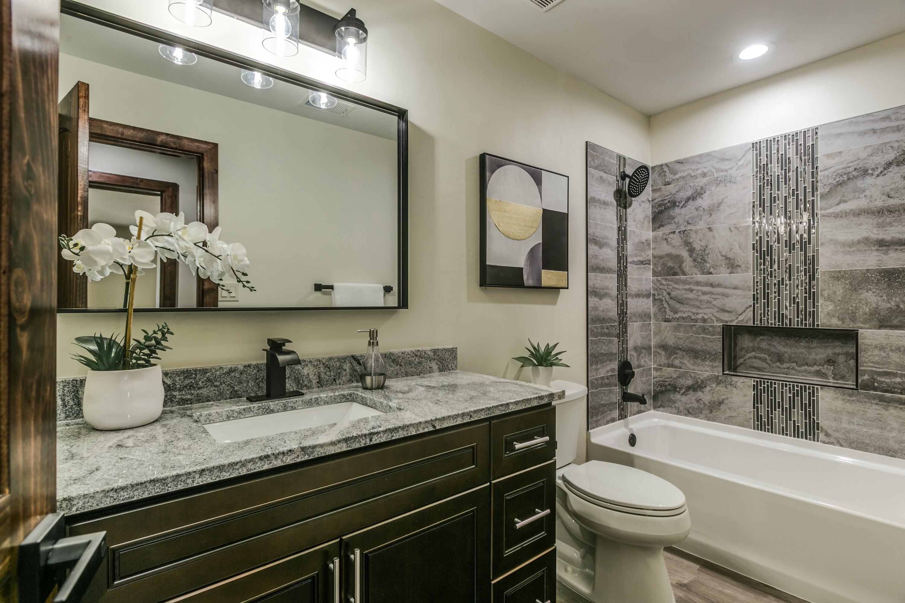 16 BRIARWOOD Court