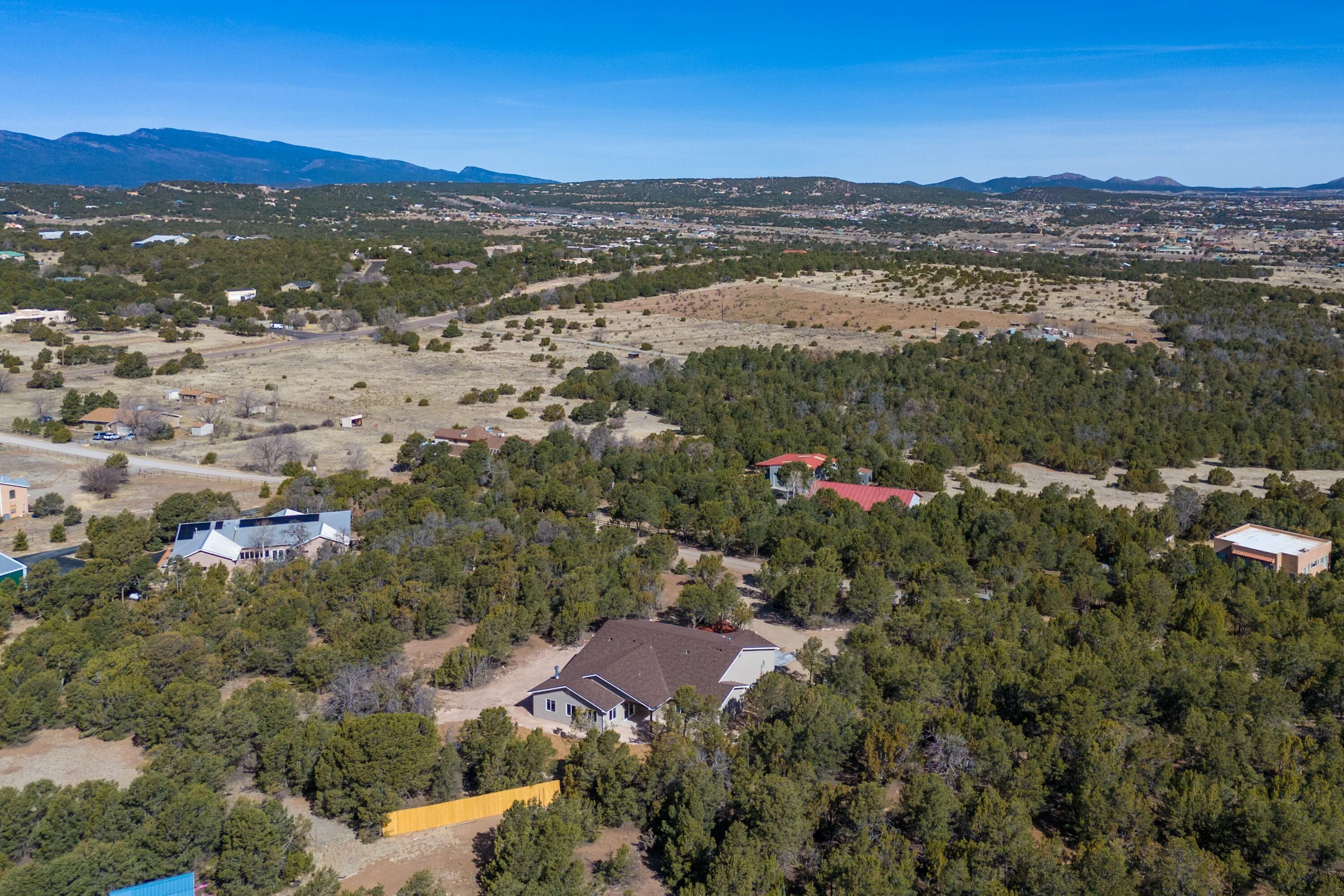 16 BRIARWOOD Court