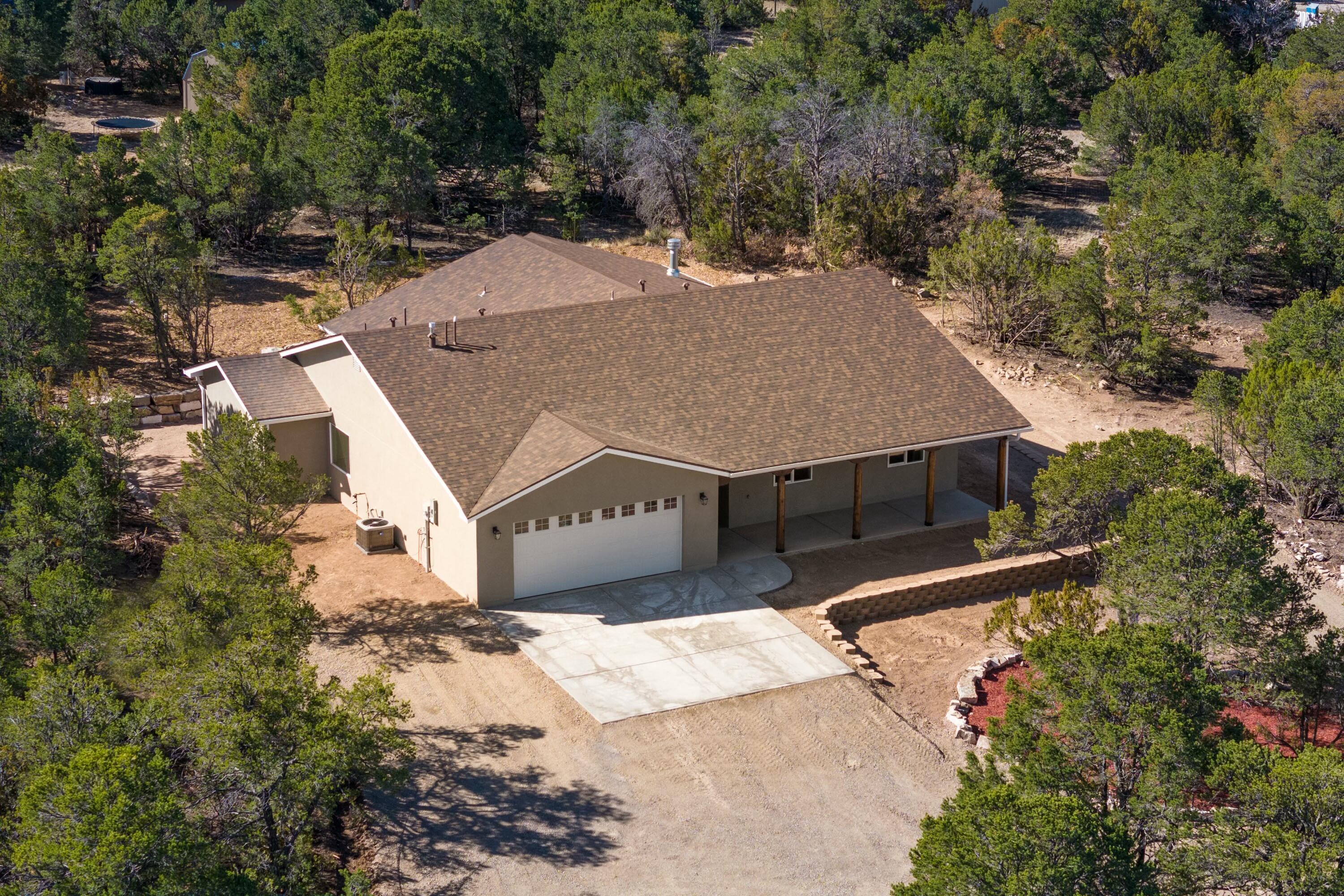 16 BRIARWOOD Court
