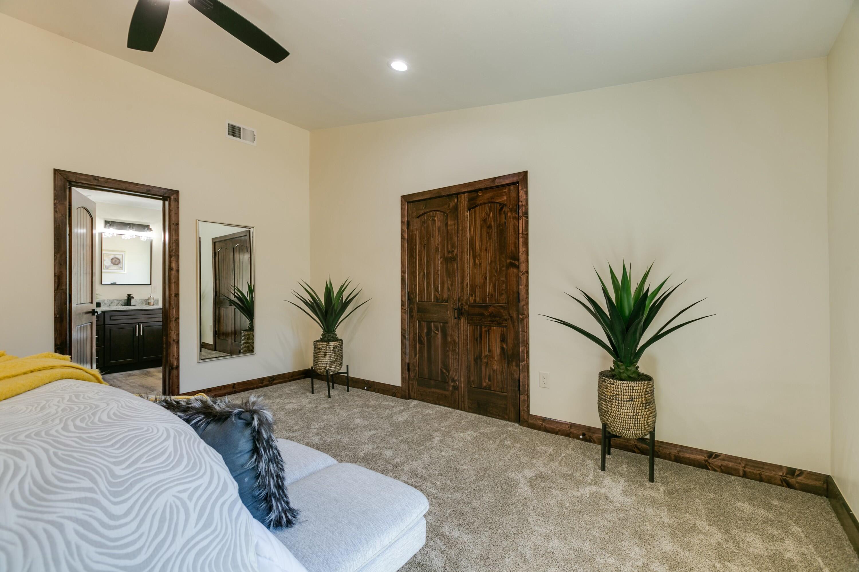 16 BRIARWOOD Court