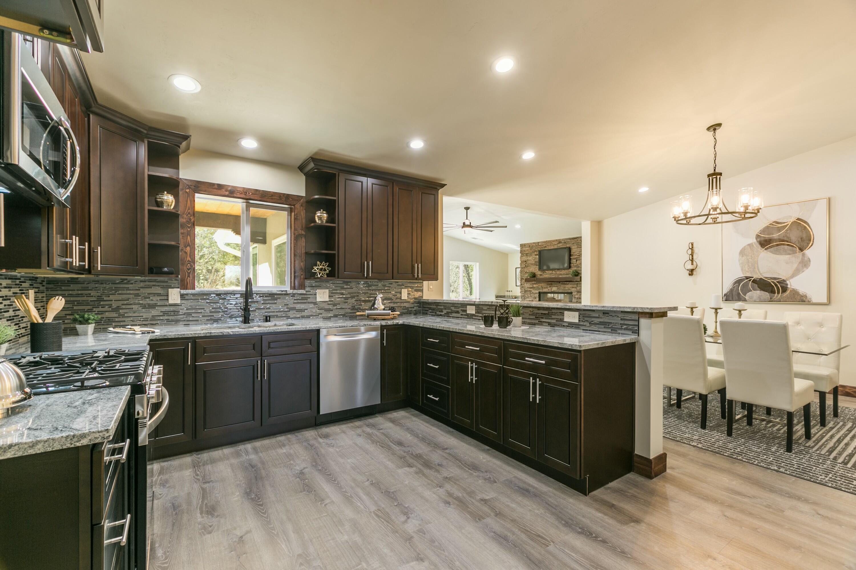 16 BRIARWOOD Court