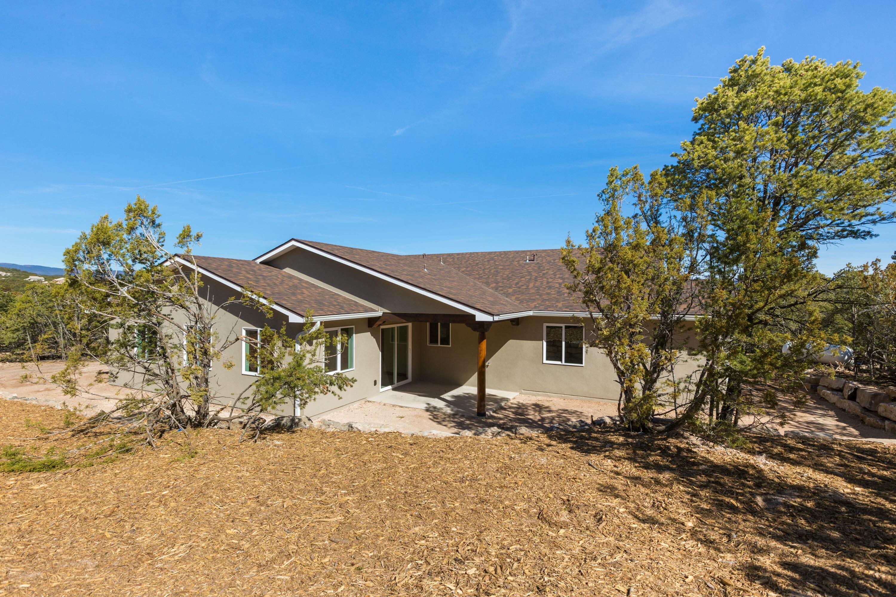 16 BRIARWOOD Court