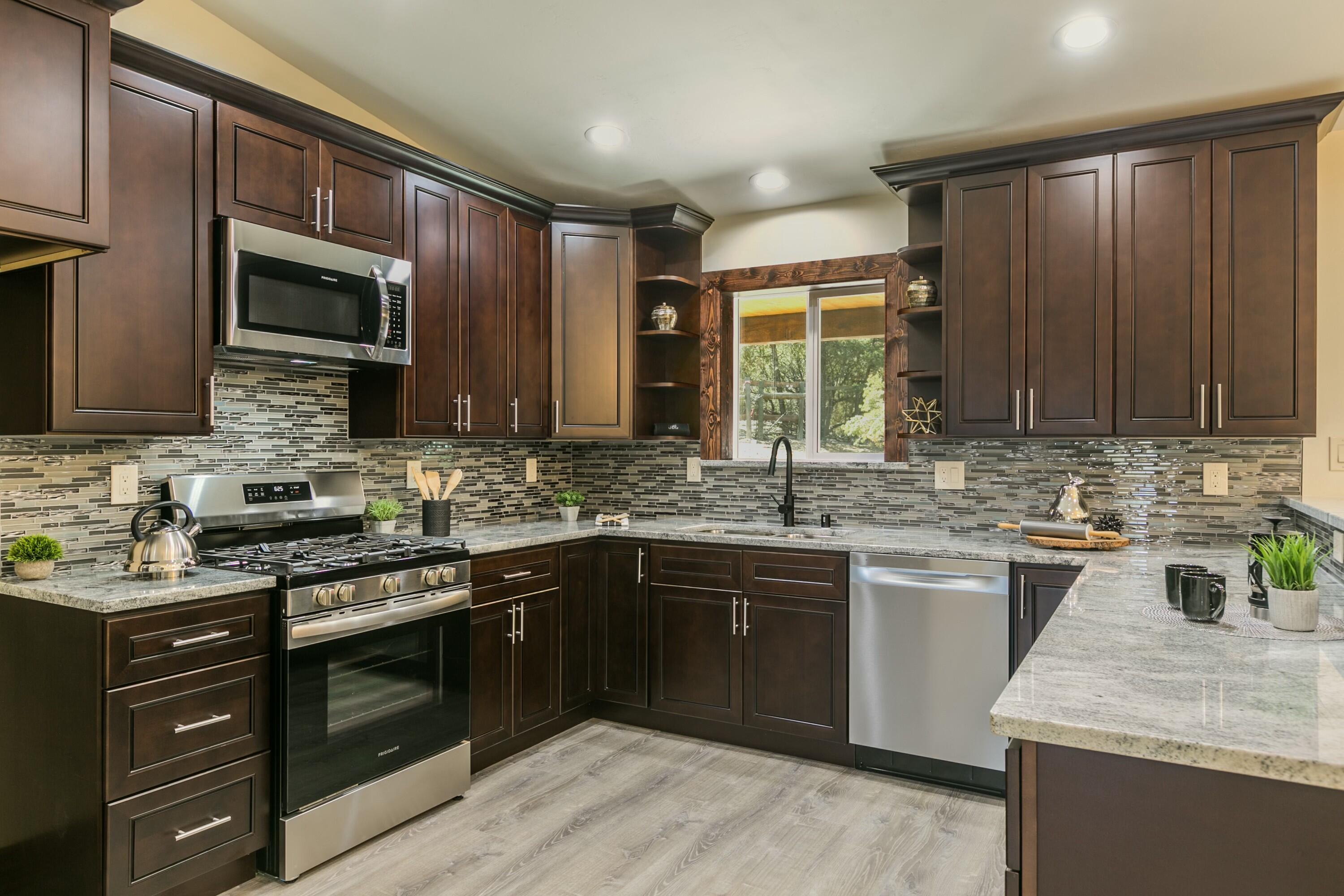 16 BRIARWOOD Court