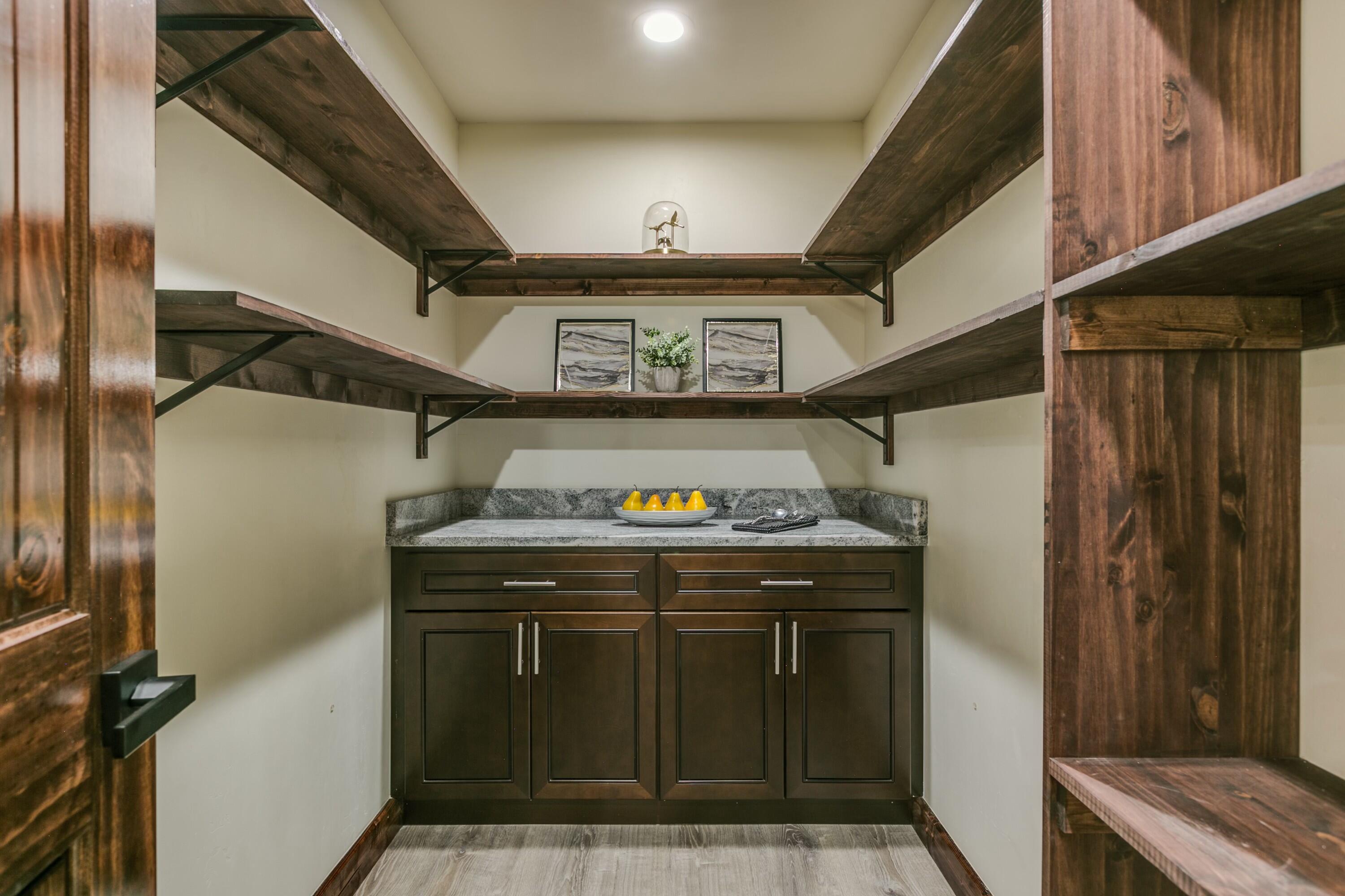 16 BRIARWOOD Court