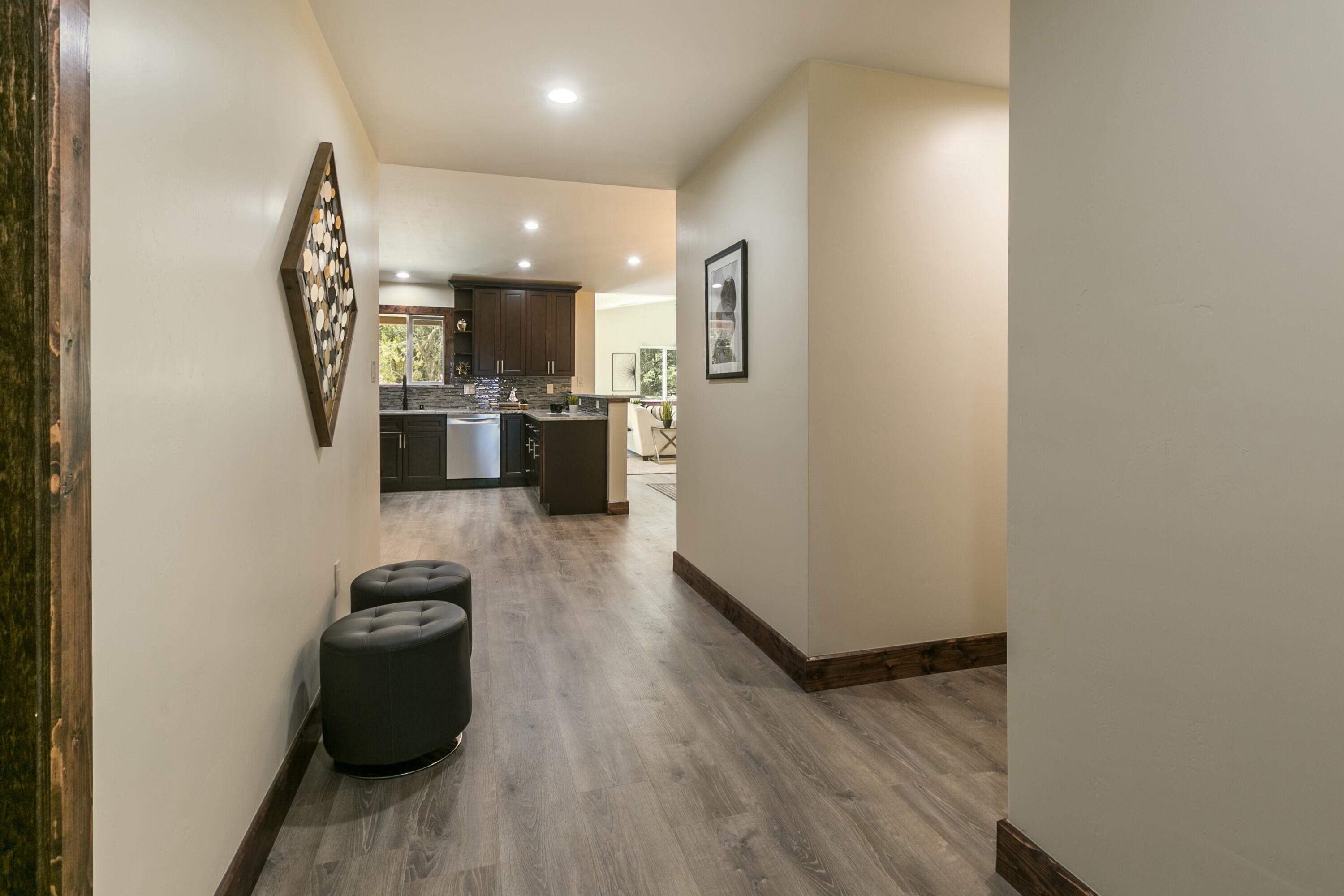 16 BRIARWOOD Court