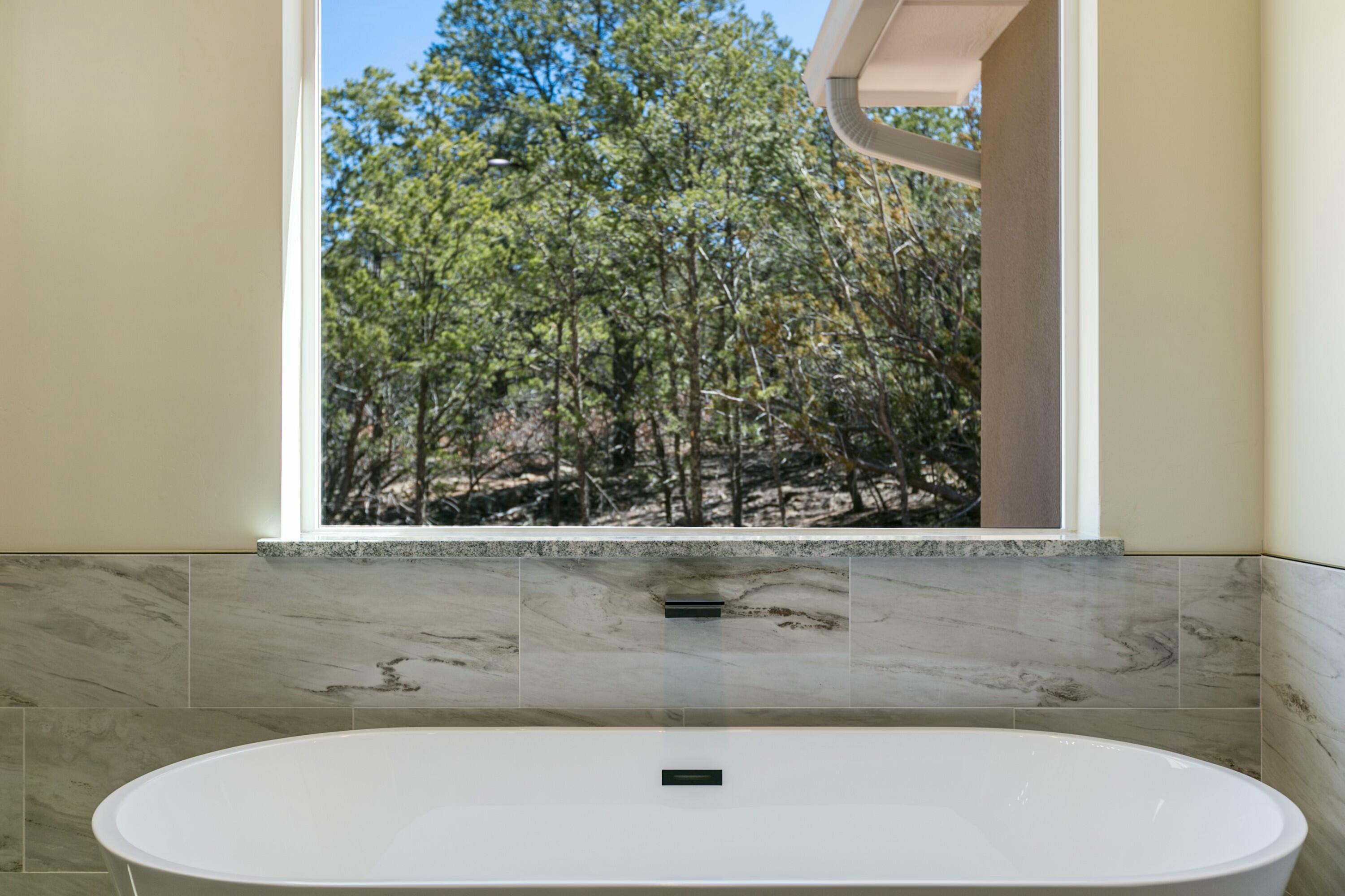 16 BRIARWOOD Court