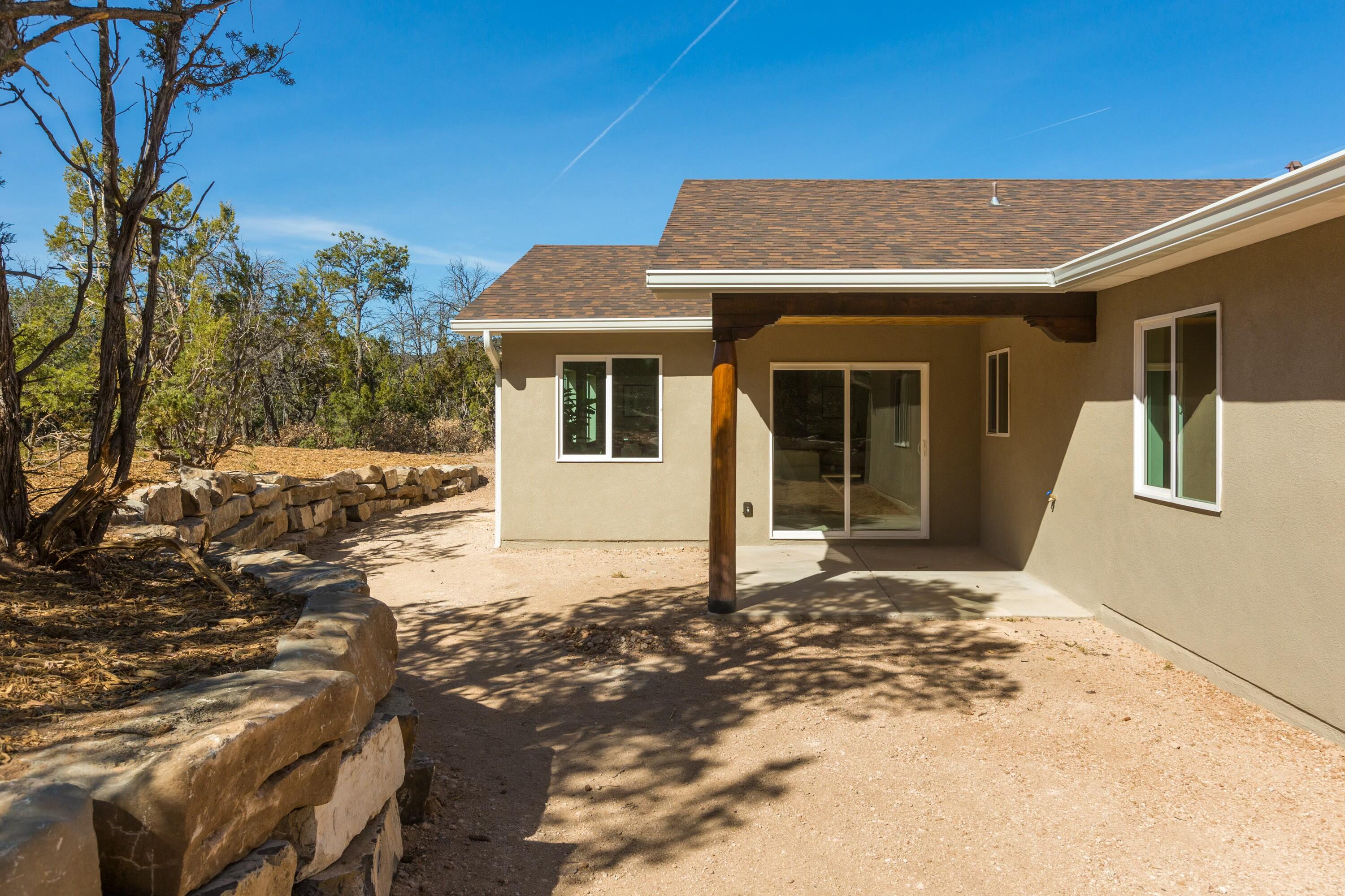 16 BRIARWOOD Court