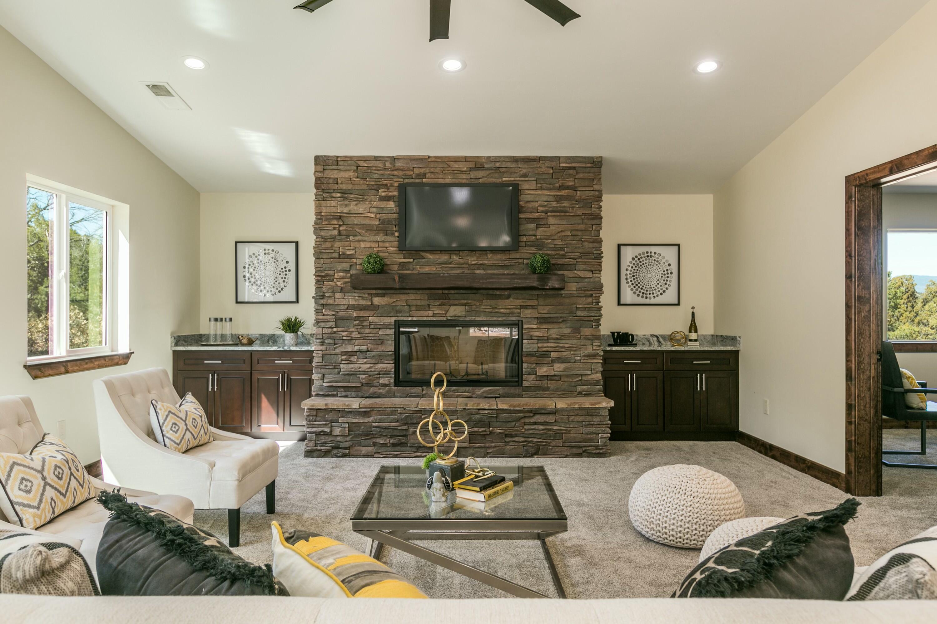 16 BRIARWOOD Court