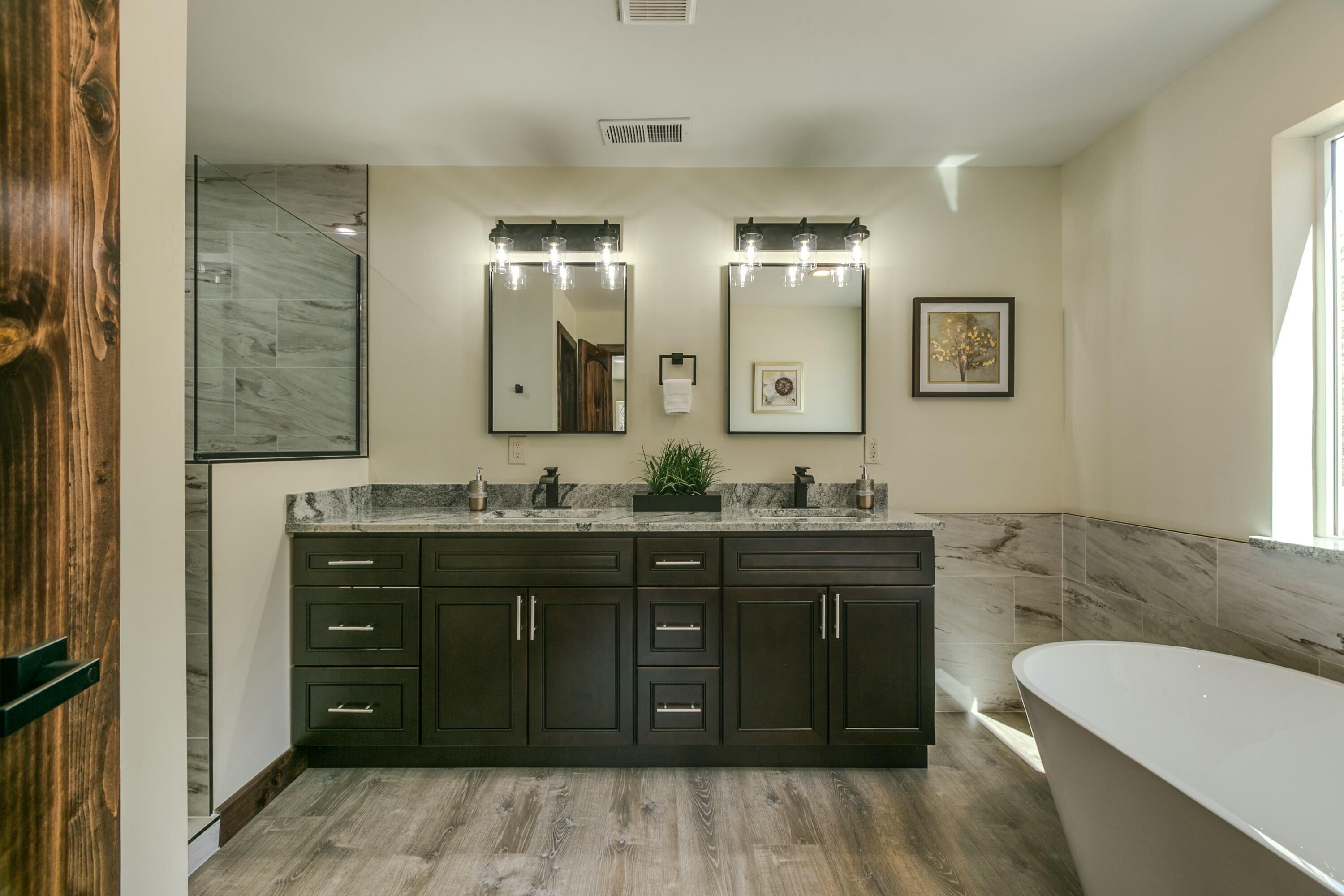 16 BRIARWOOD Court