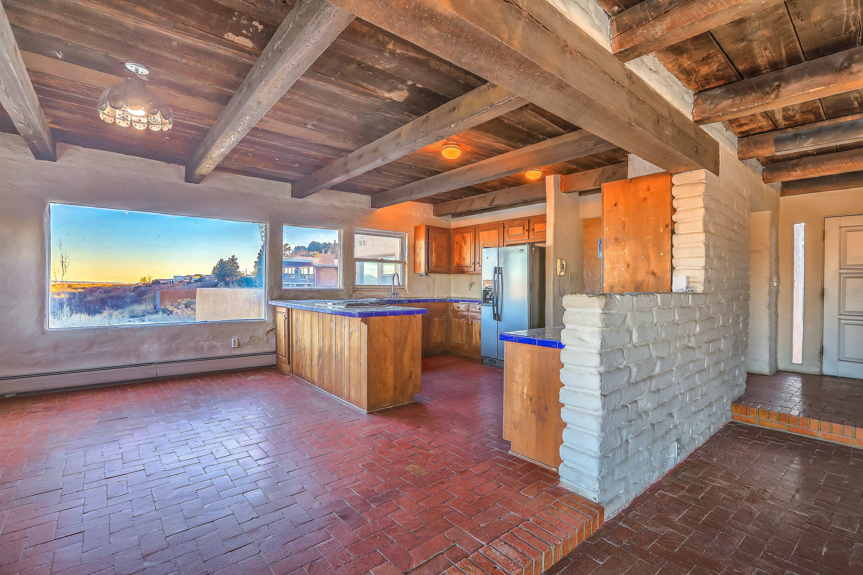 3805 RIVERVIEW Road NW