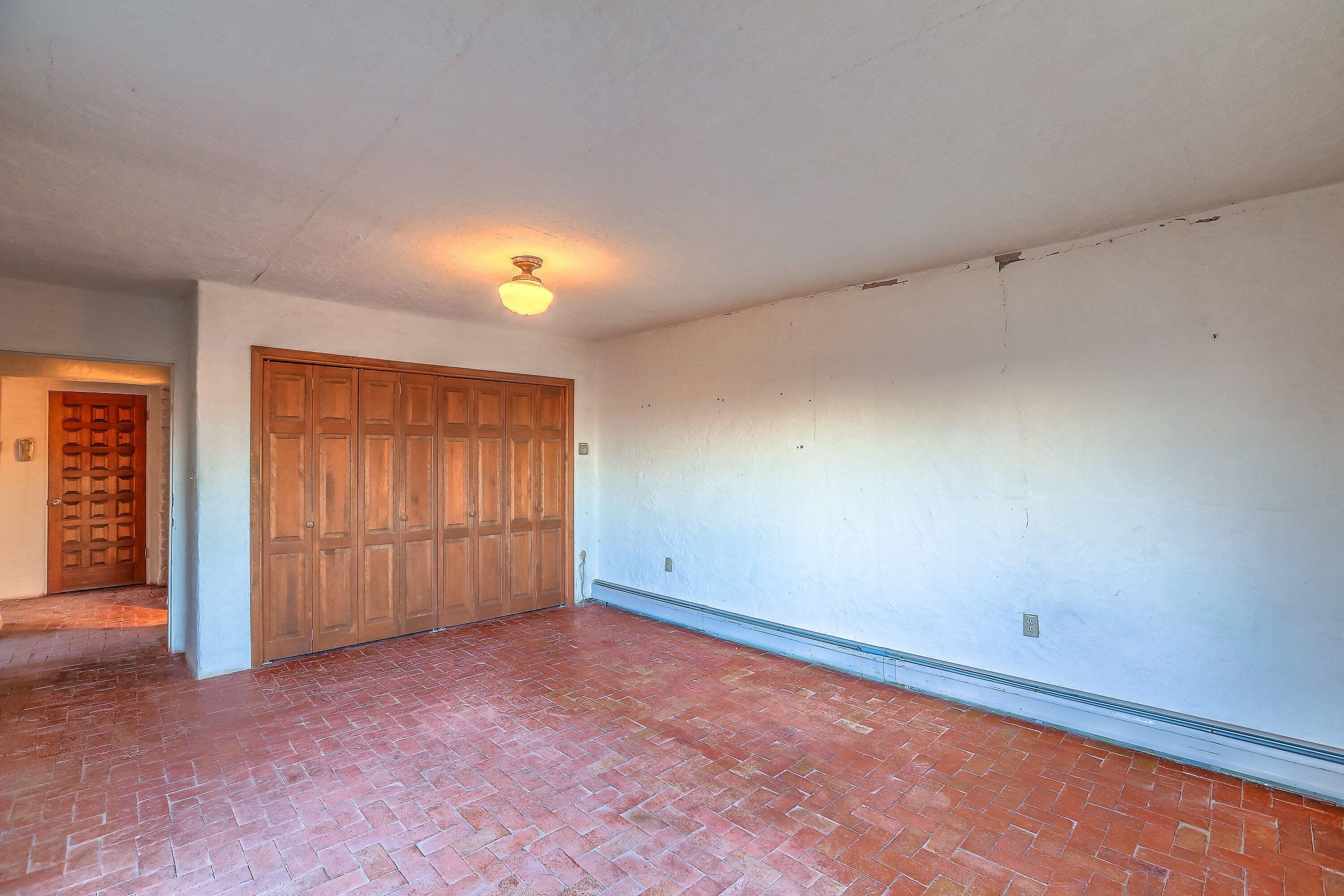 3805 RIVERVIEW Road NW