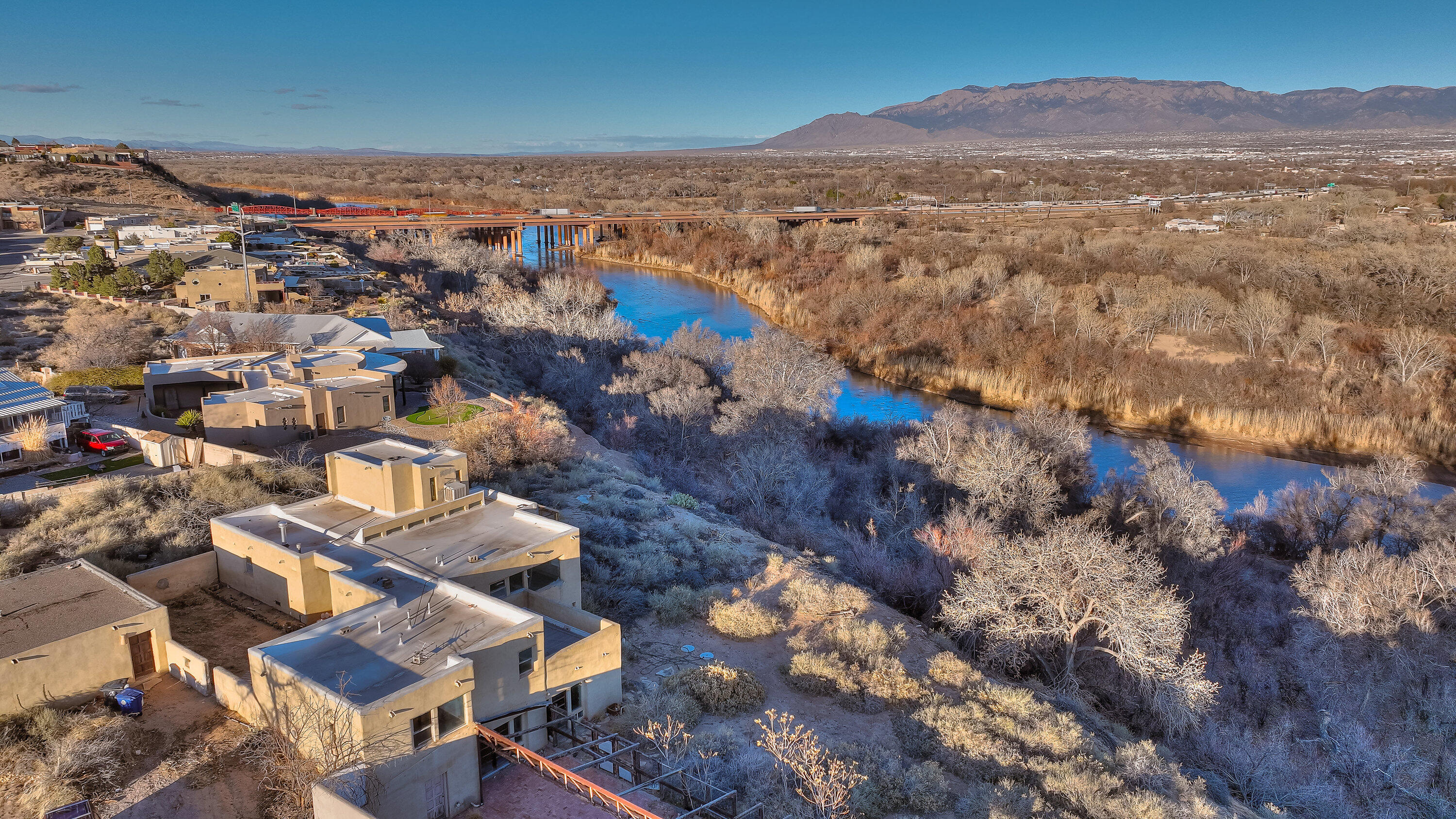 3805 RIVERVIEW Road NW