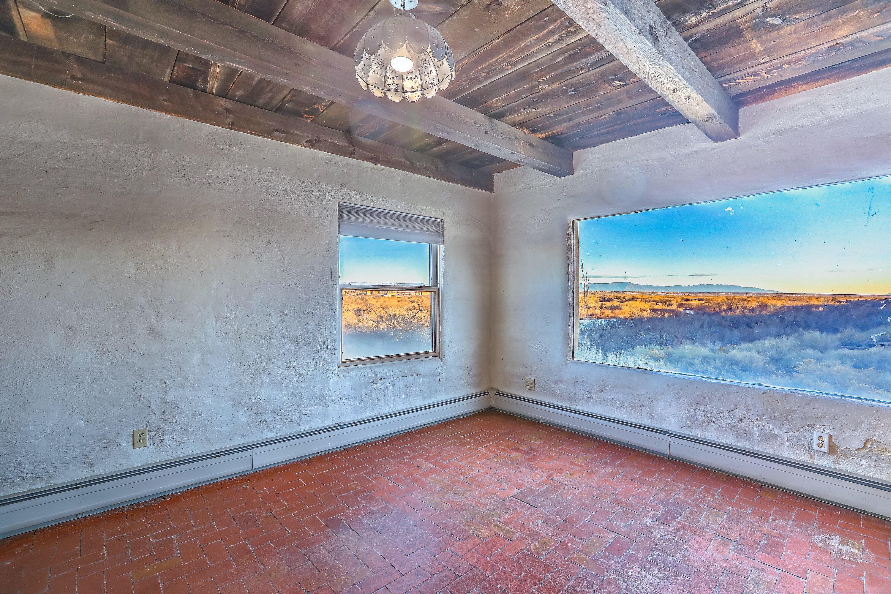 3805 RIVERVIEW Road NW