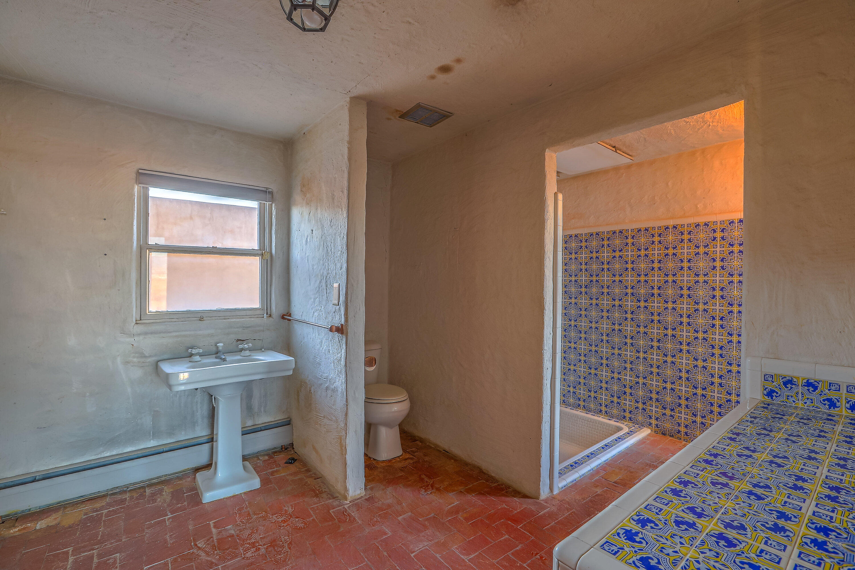 3805 RIVERVIEW Road NW