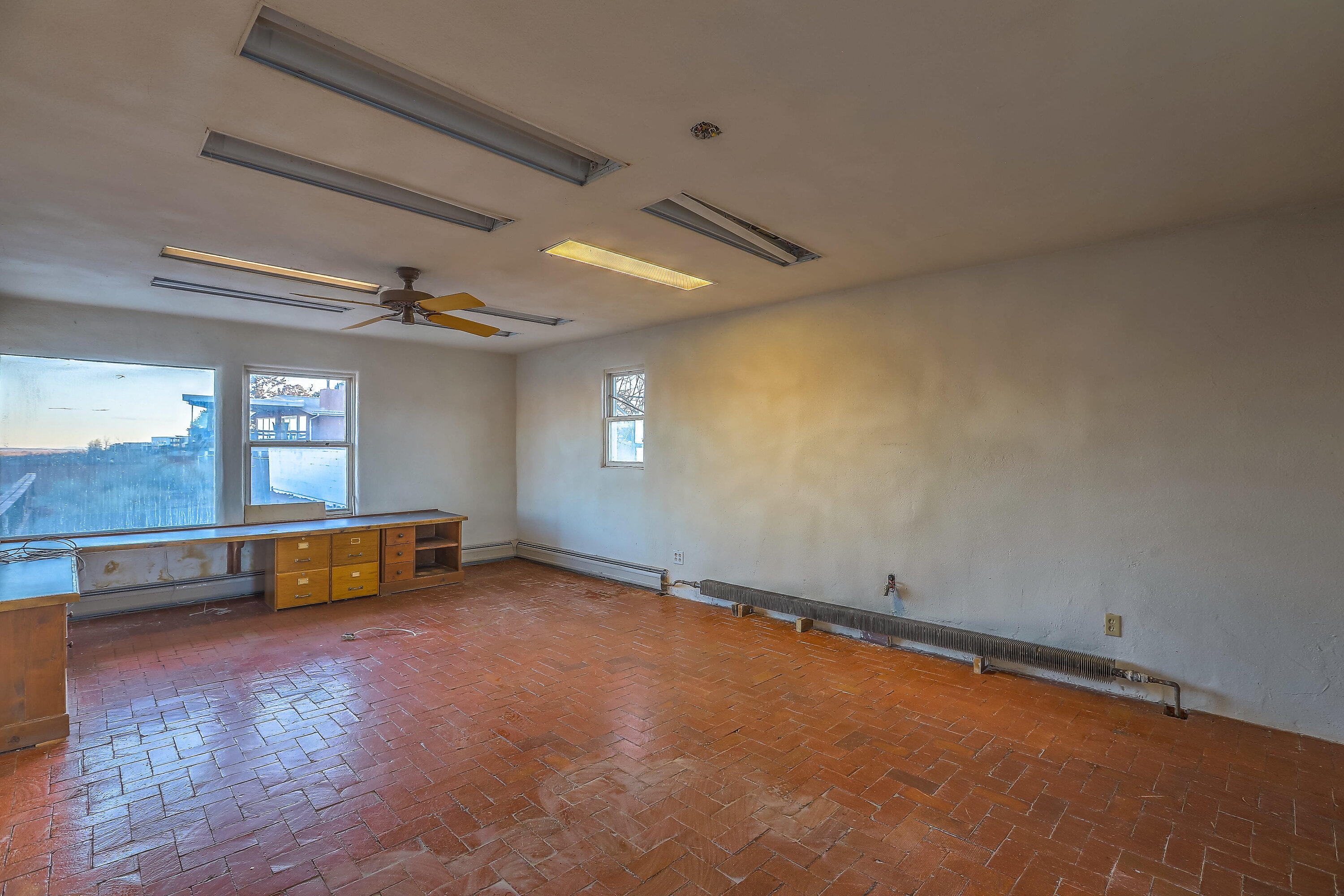 3805 RIVERVIEW Road NW