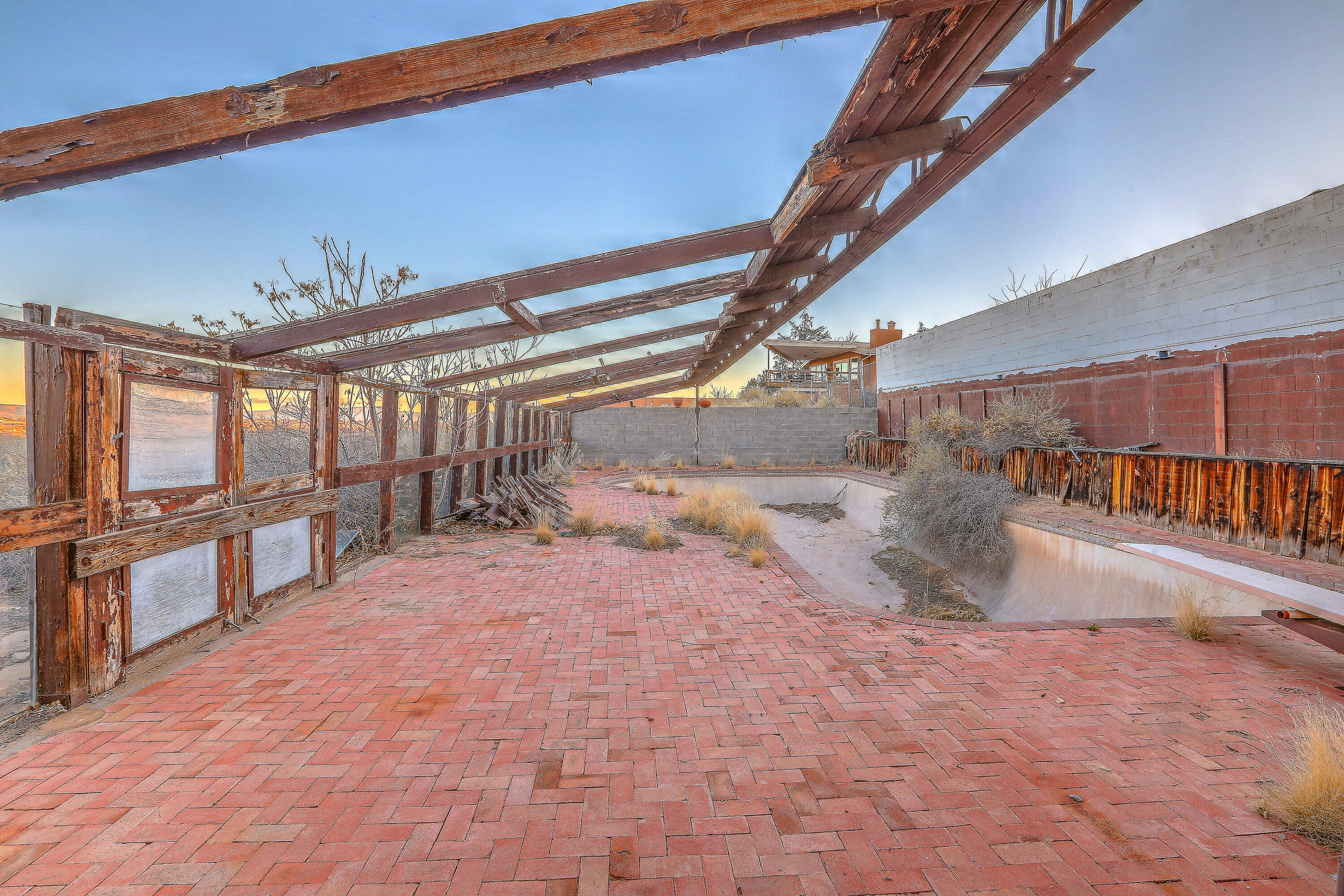 3805 RIVERVIEW Road NW