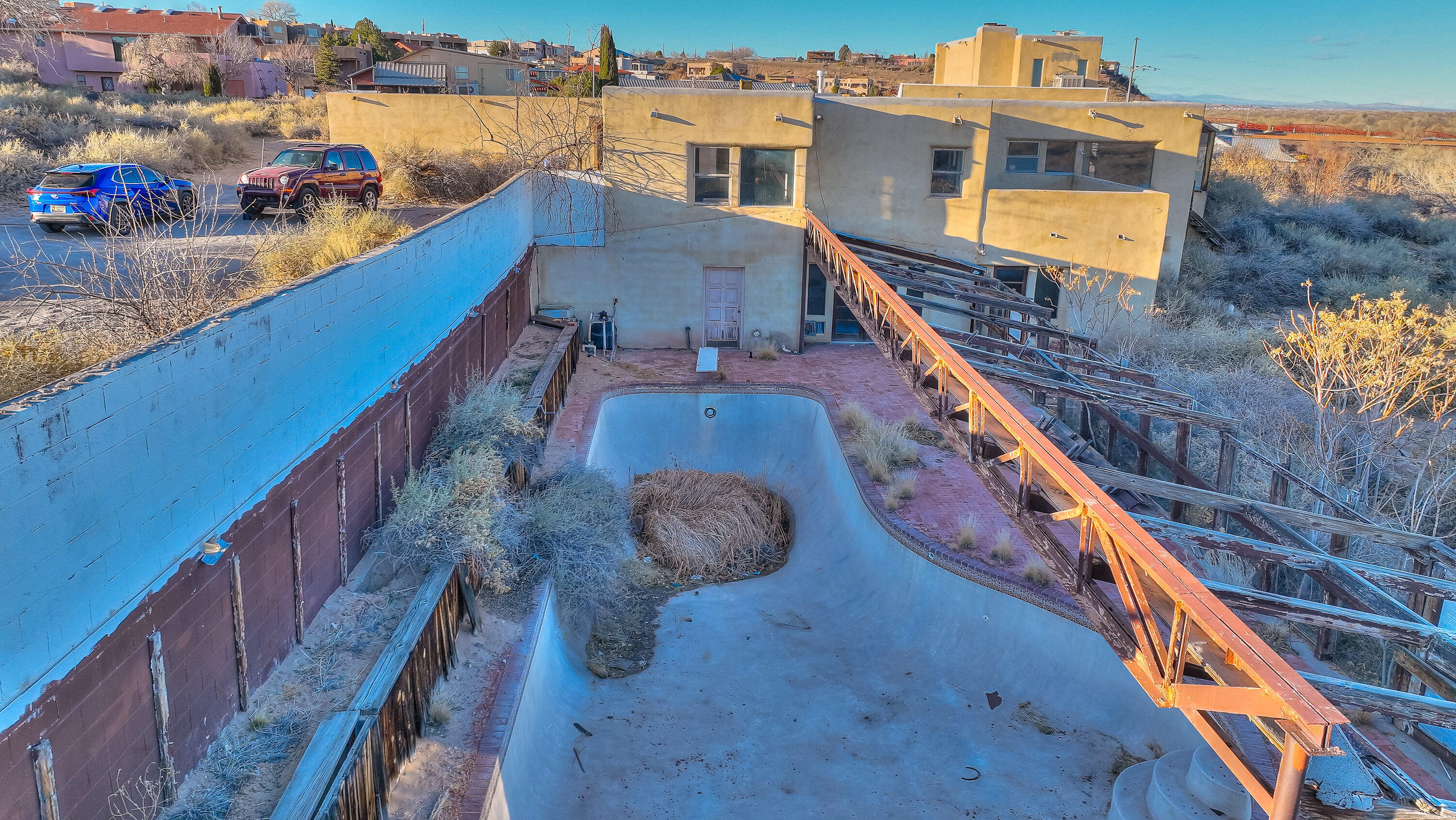 3805 RIVERVIEW Road NW