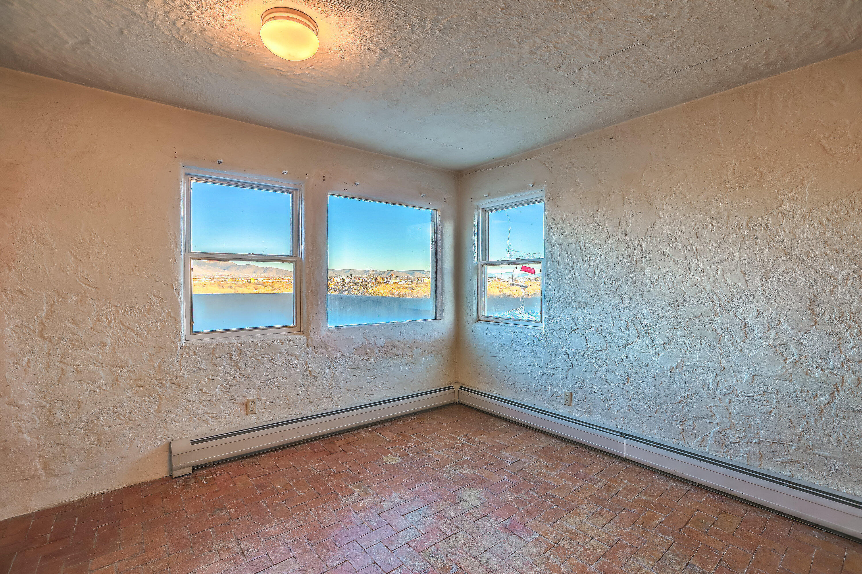 3805 RIVERVIEW Road NW