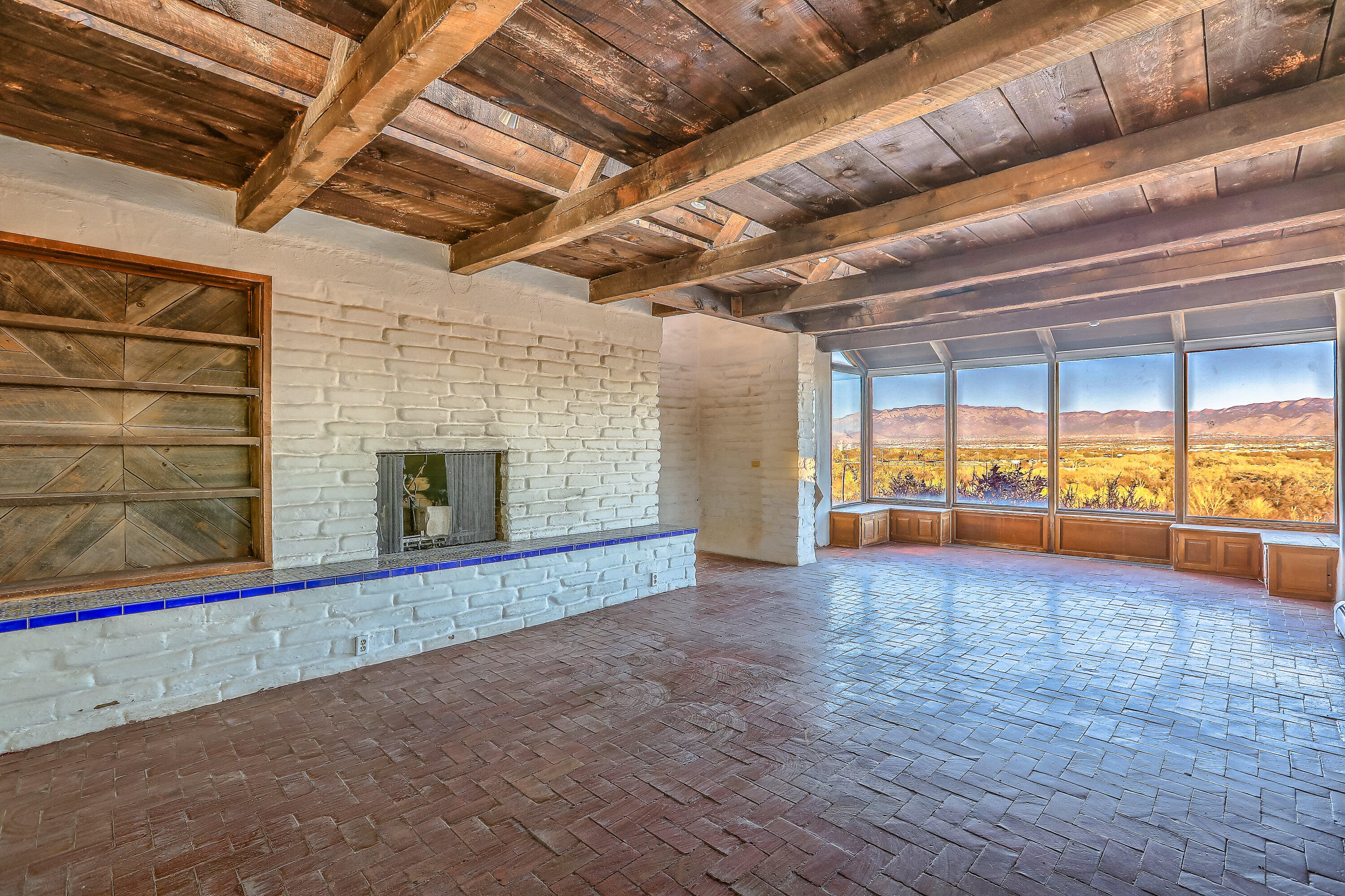 3805 RIVERVIEW Road NW