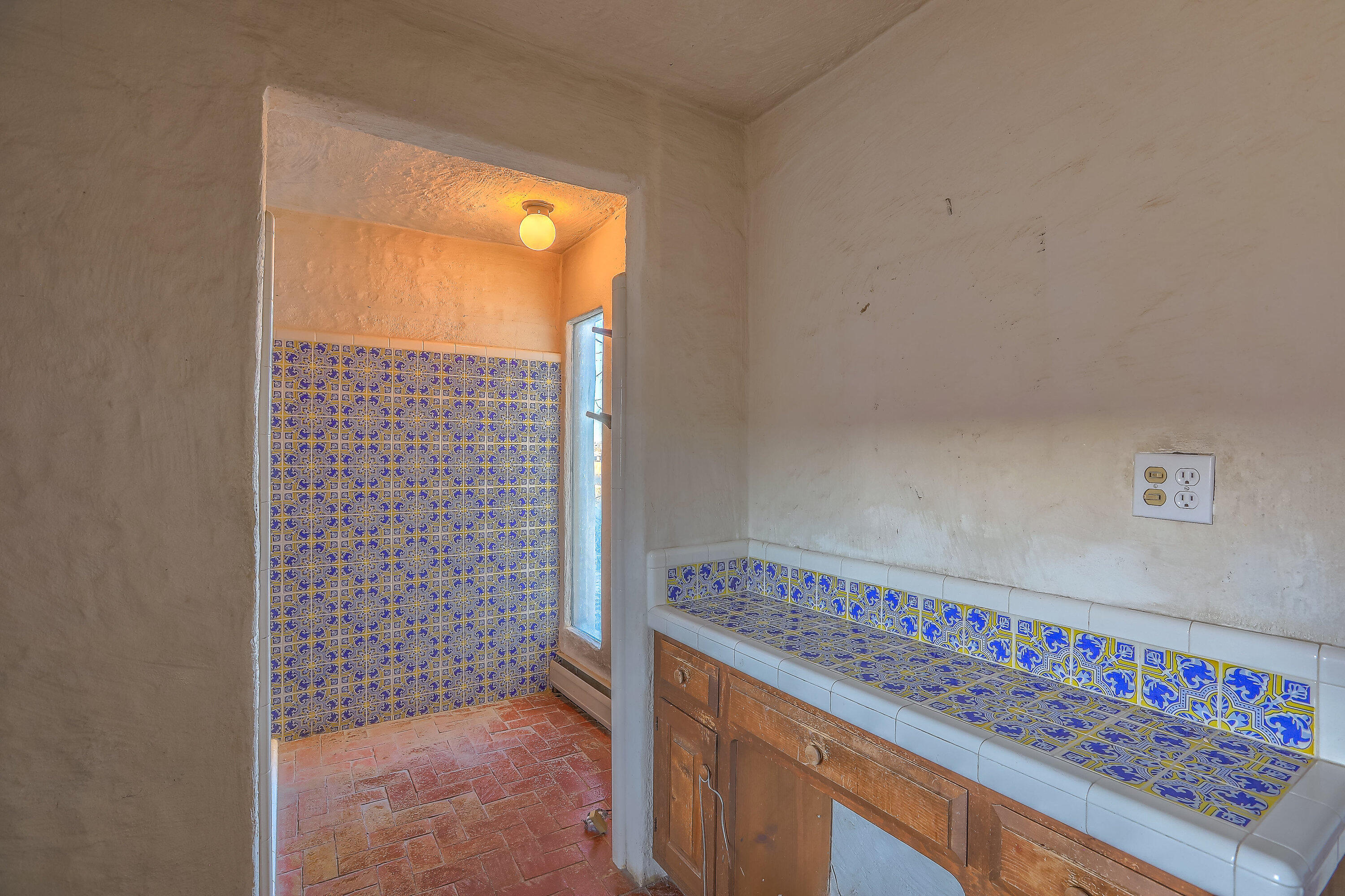 3805 RIVERVIEW Road NW