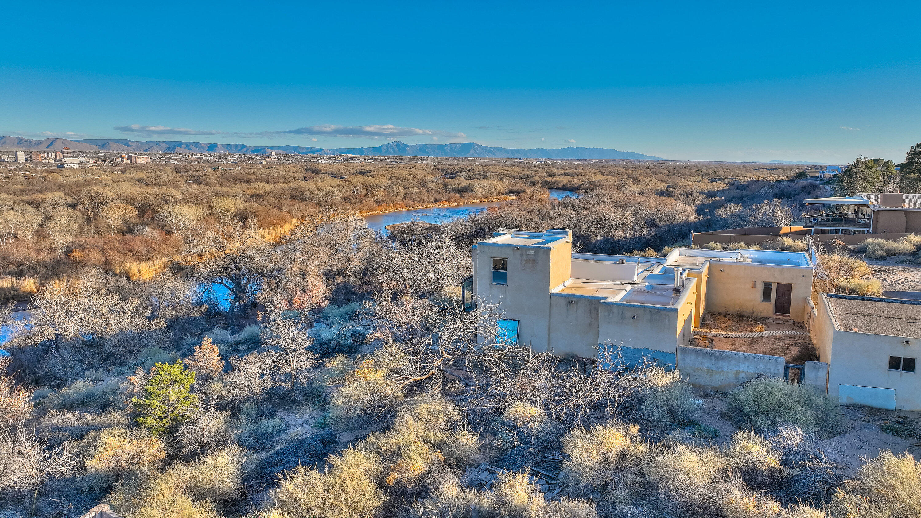 3805 RIVERVIEW Road NW