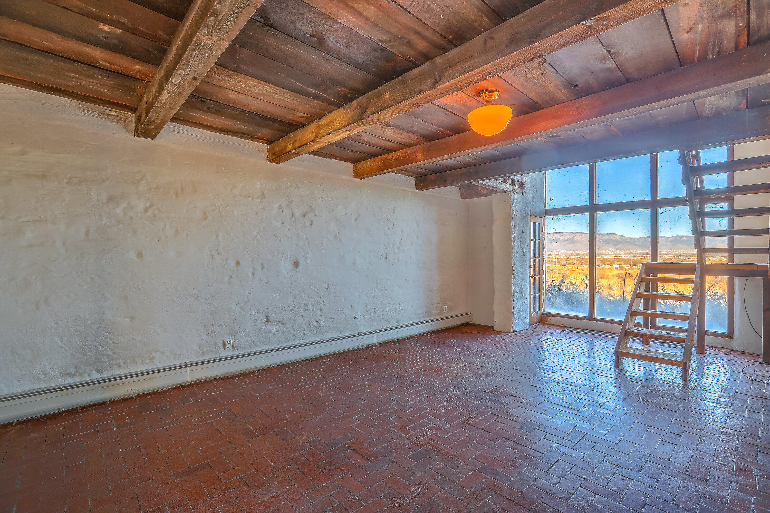 3805 RIVERVIEW Road NW