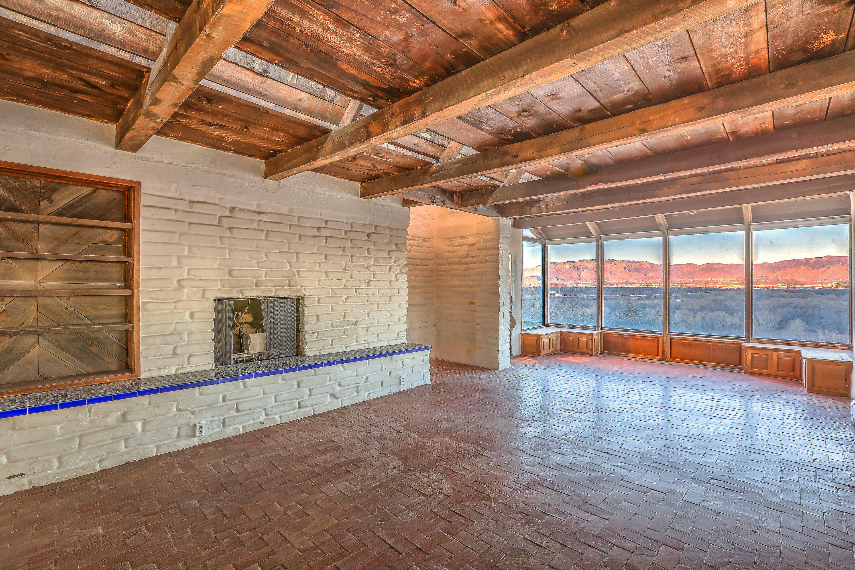 3805 RIVERVIEW Road NW