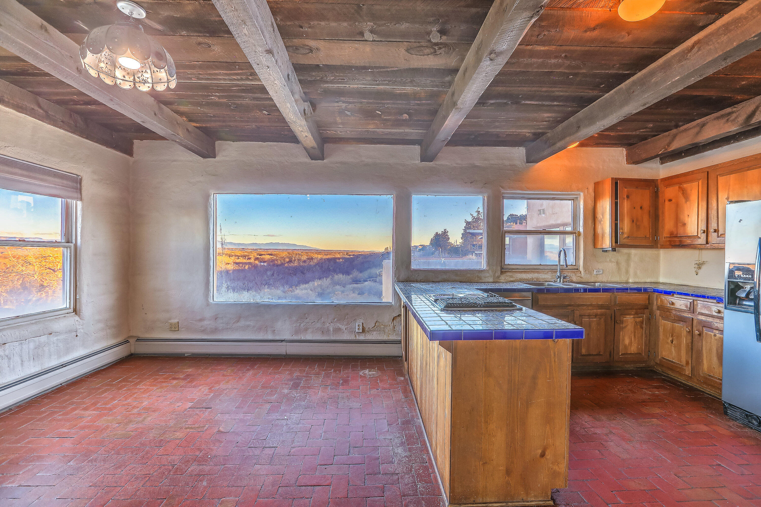 3805 RIVERVIEW Road NW